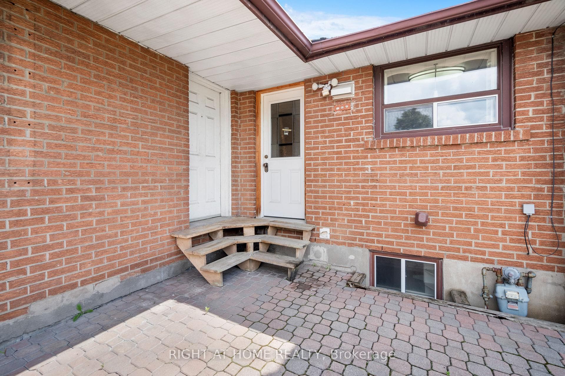 1030 MCCULLOUGH Drive photo 20