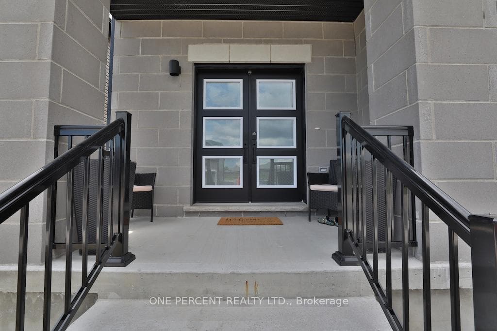 72 Dusenbury Drive photo 3