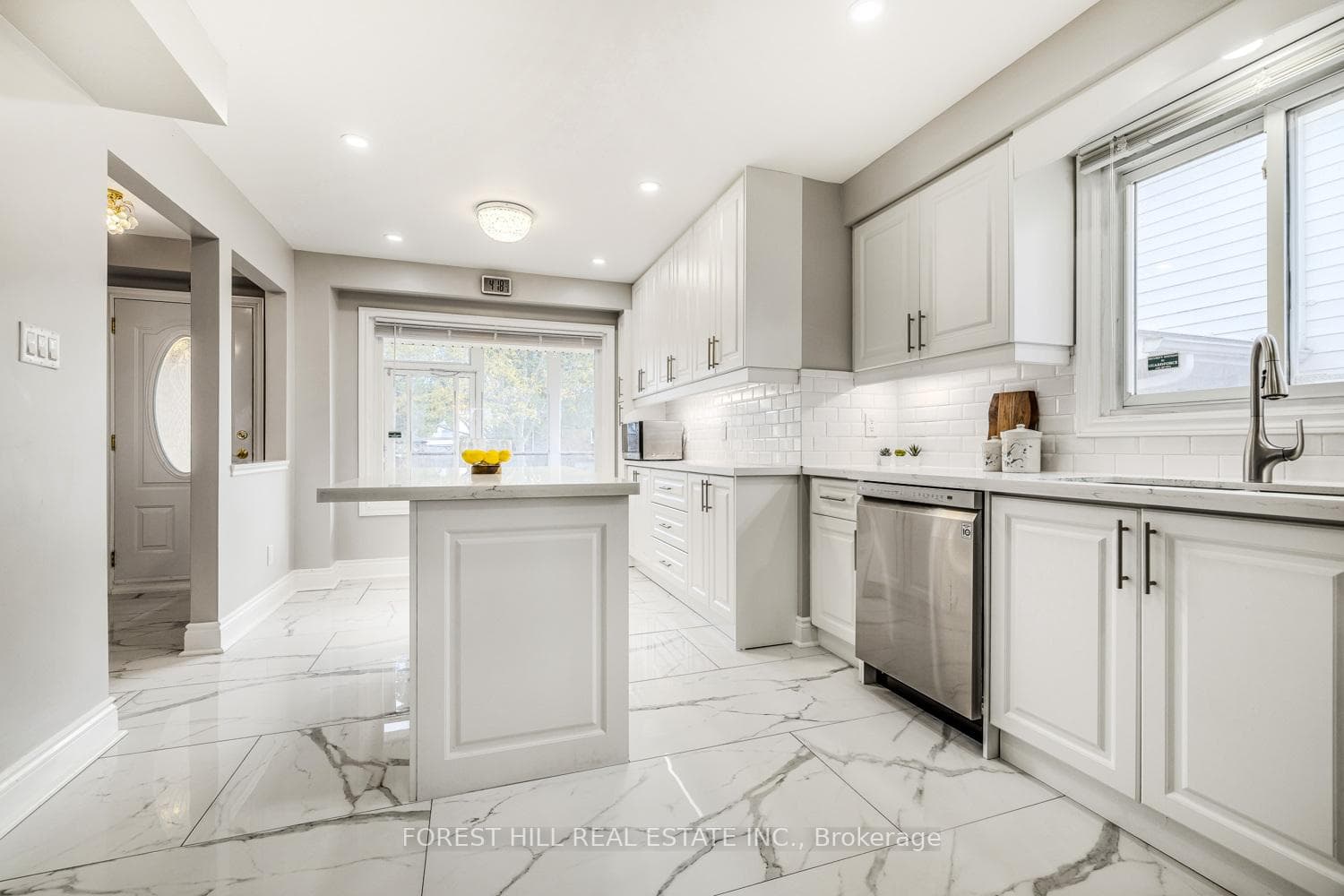 140 Valdor Drive photo 9
