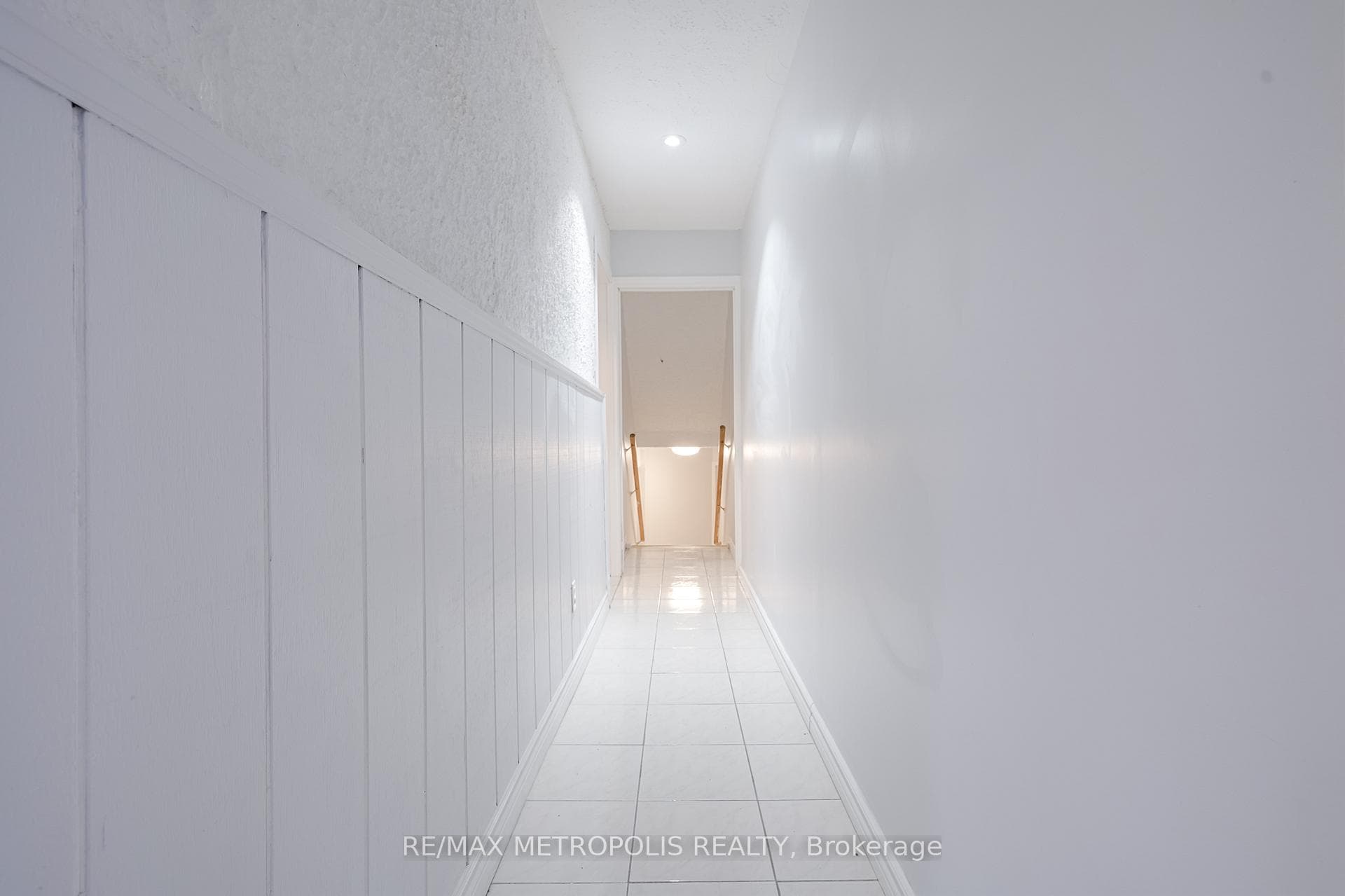50 Applemore Road Unit Bsmt photo 5
