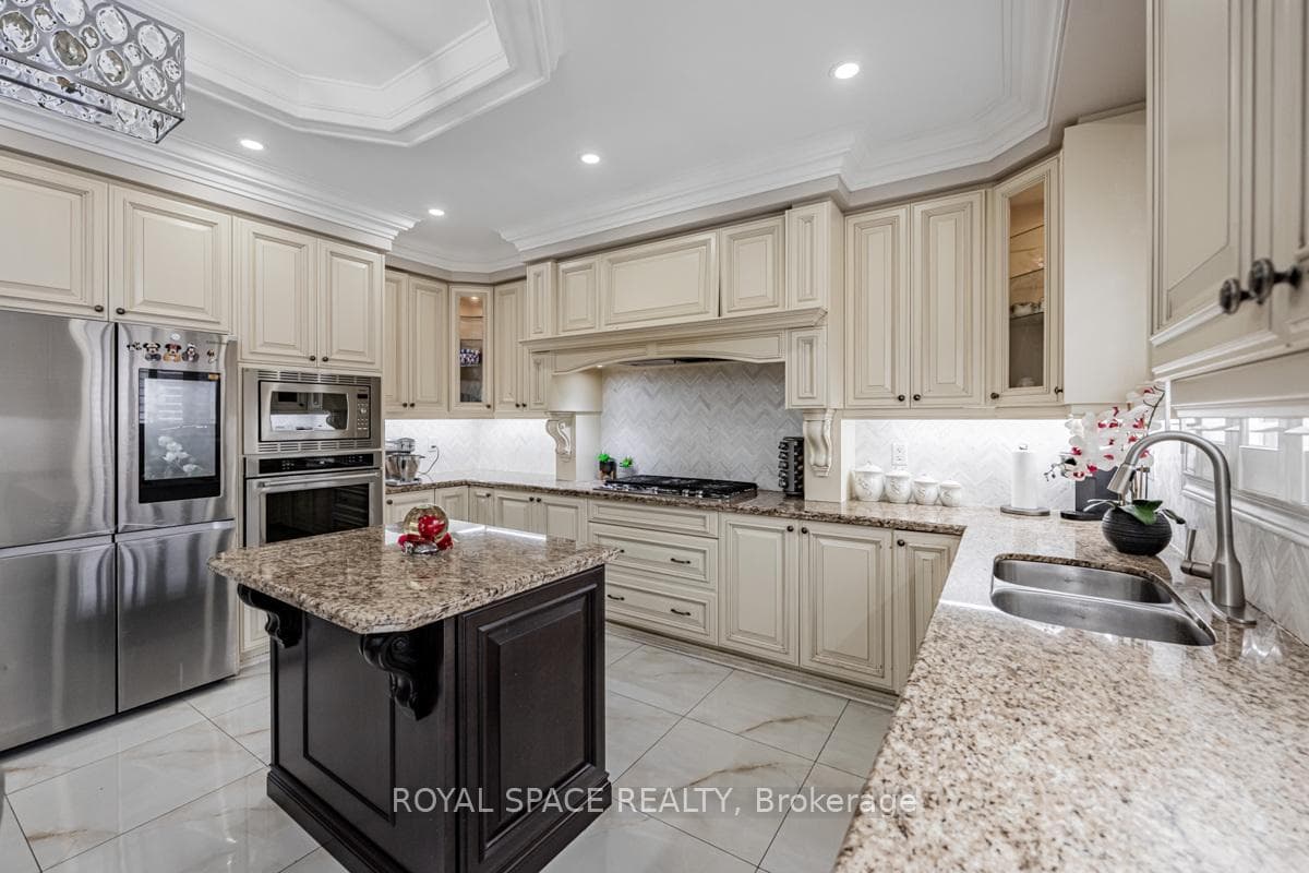 21 Belgium Crescent photo 12