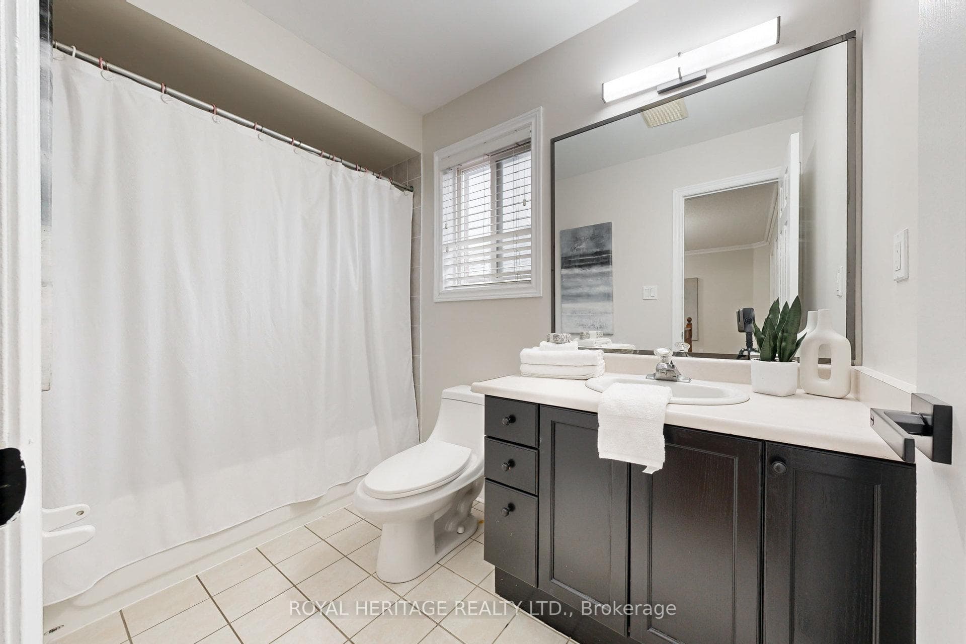 **Main Bath**