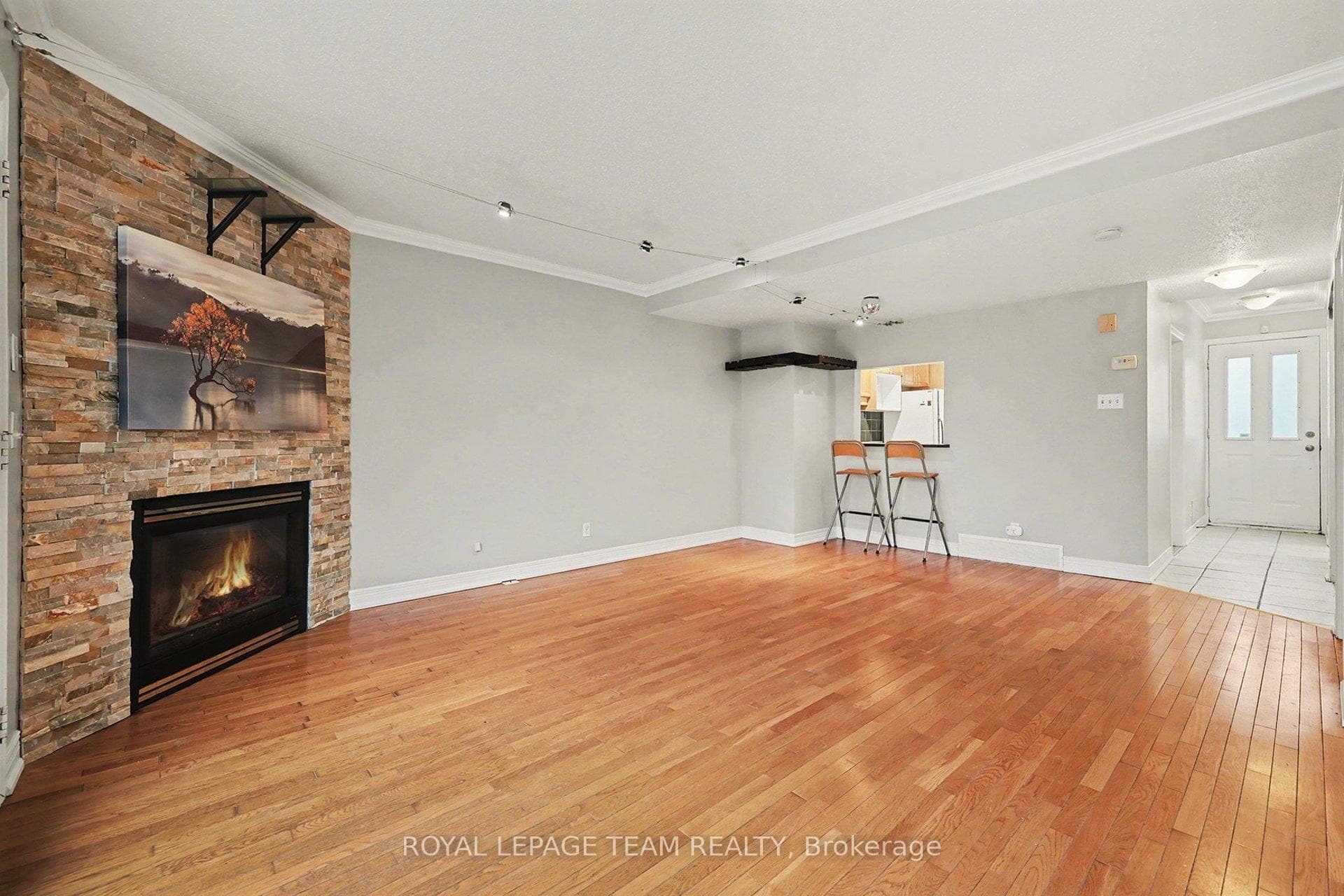187 MONTEREY Drive photo 4