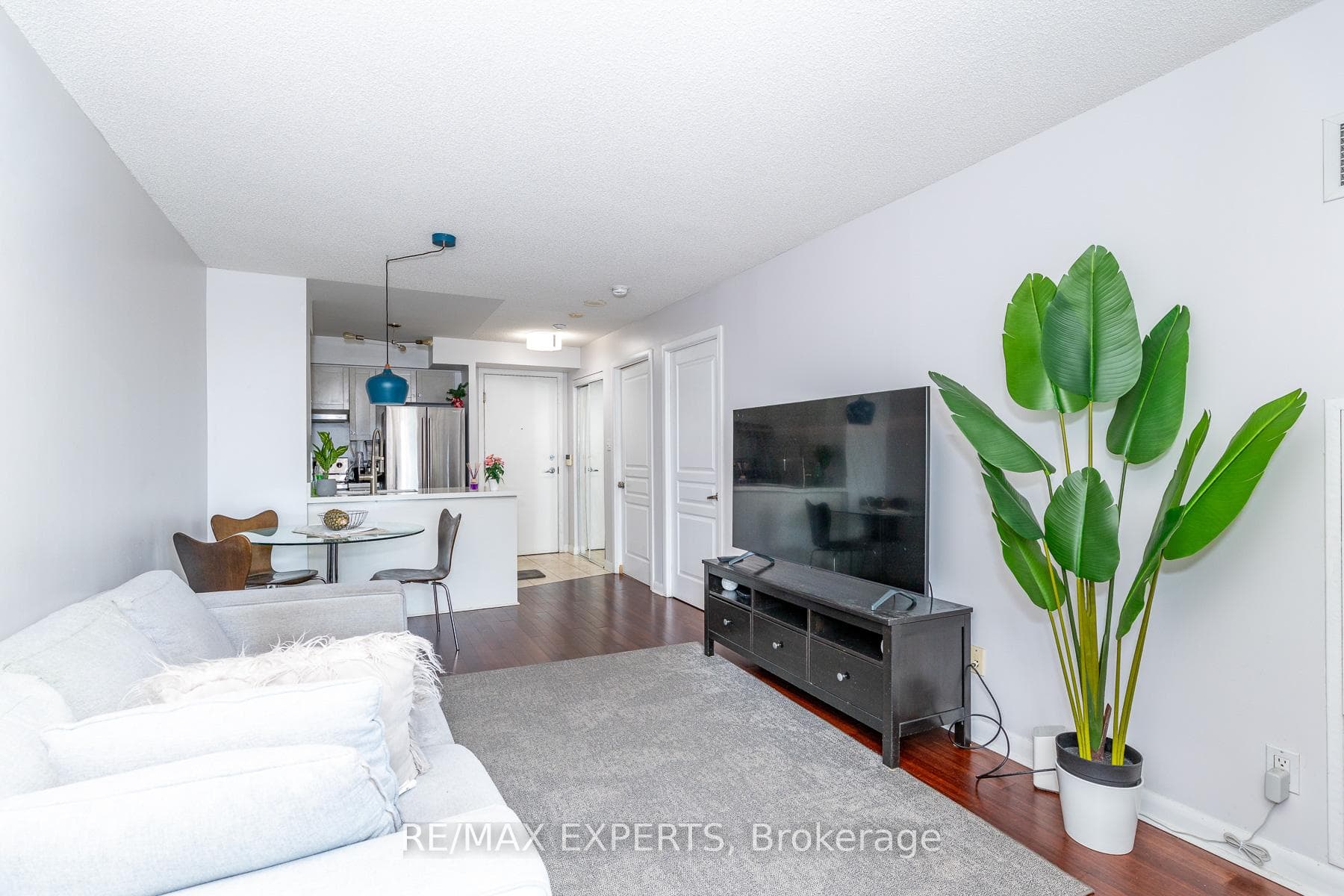 323 Richmond Street Unit 1417 photo 7