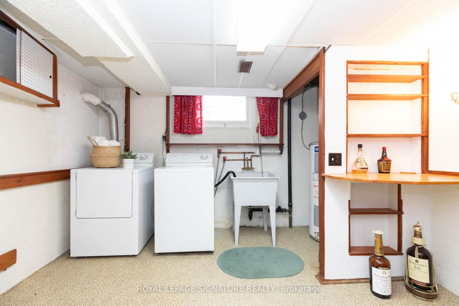 732 Danforth Road photo 34