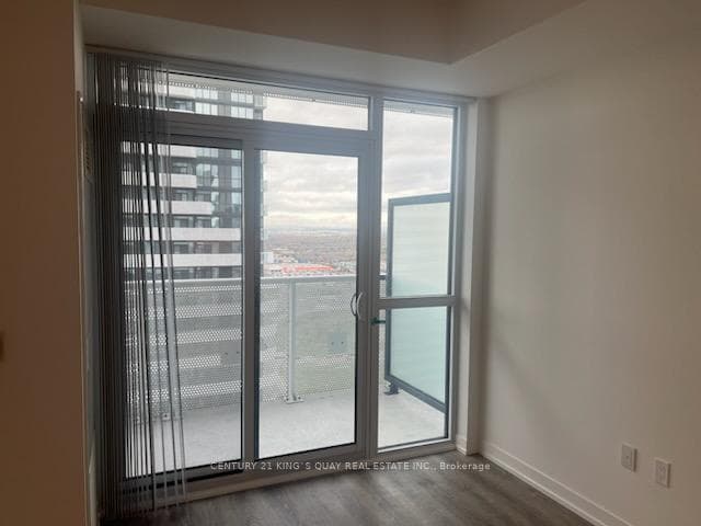 8 Interchange Way Unit 3315 photo 3