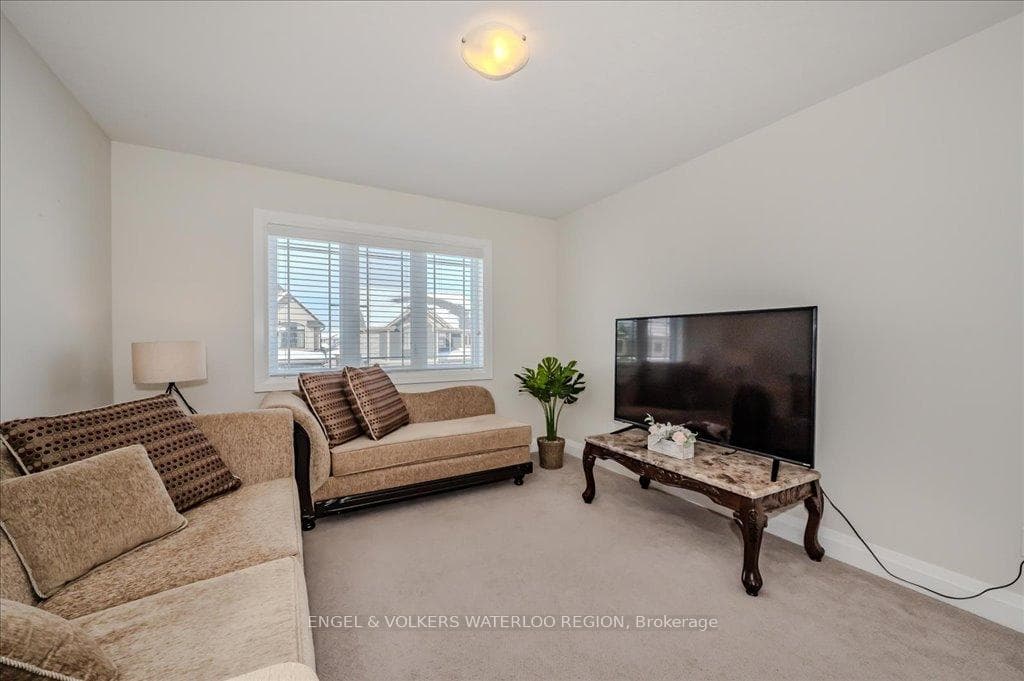 913 Redtail Court photo 29