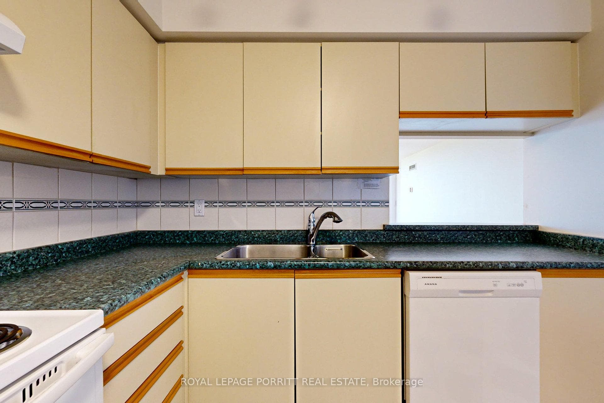 3845 Lake Shore Boulevard Unit 1110 photo 8