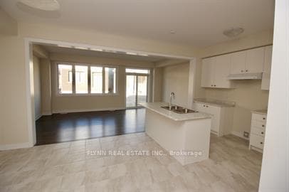 58 STERN Drive photo 4
