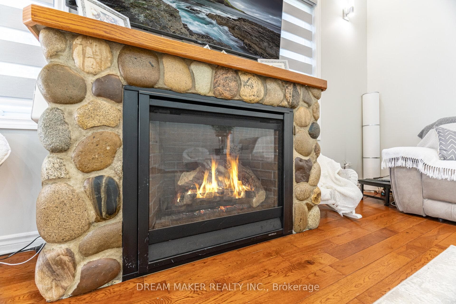756 Third Avenue photo 9
