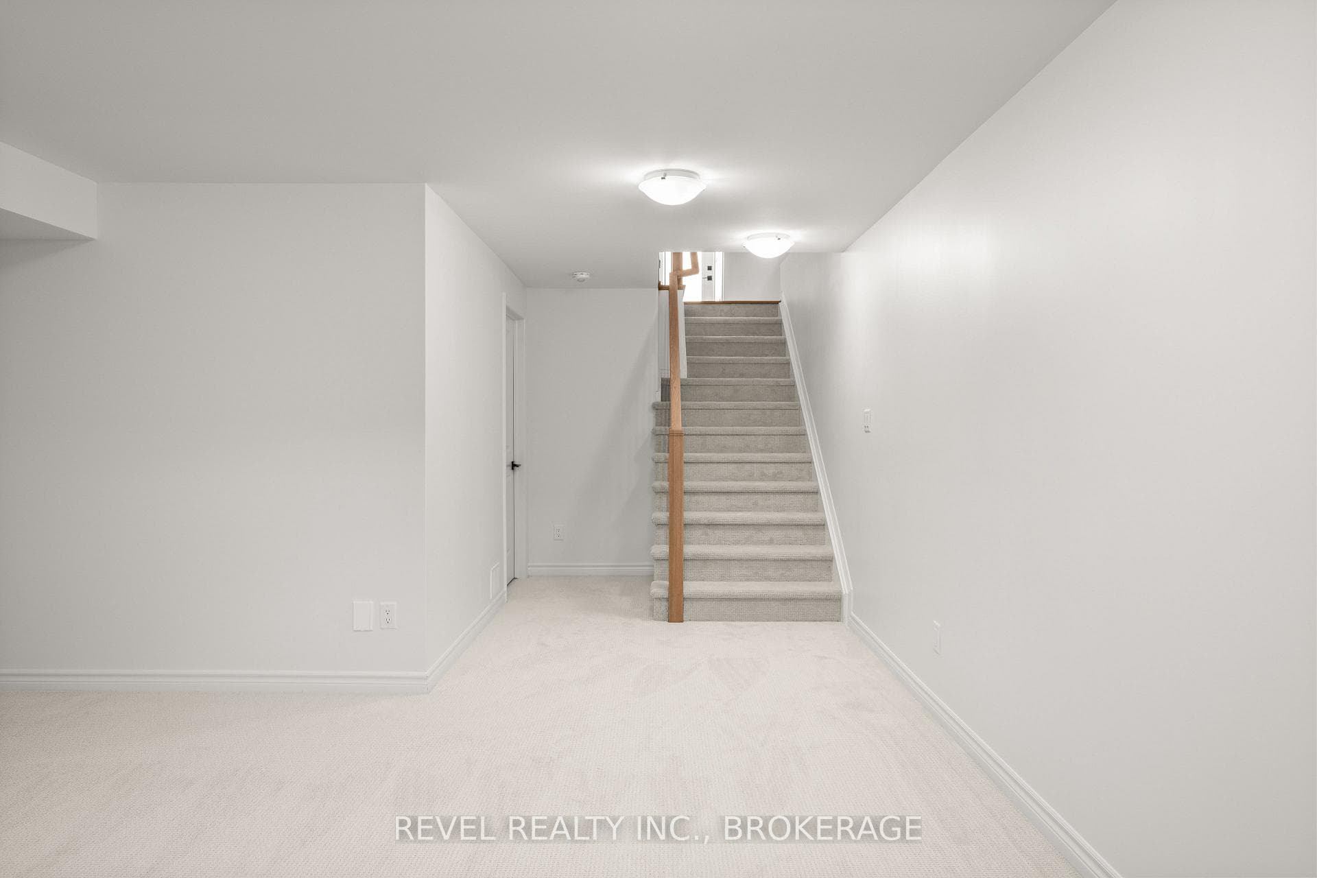 1075 Barrow Avenue photo 14