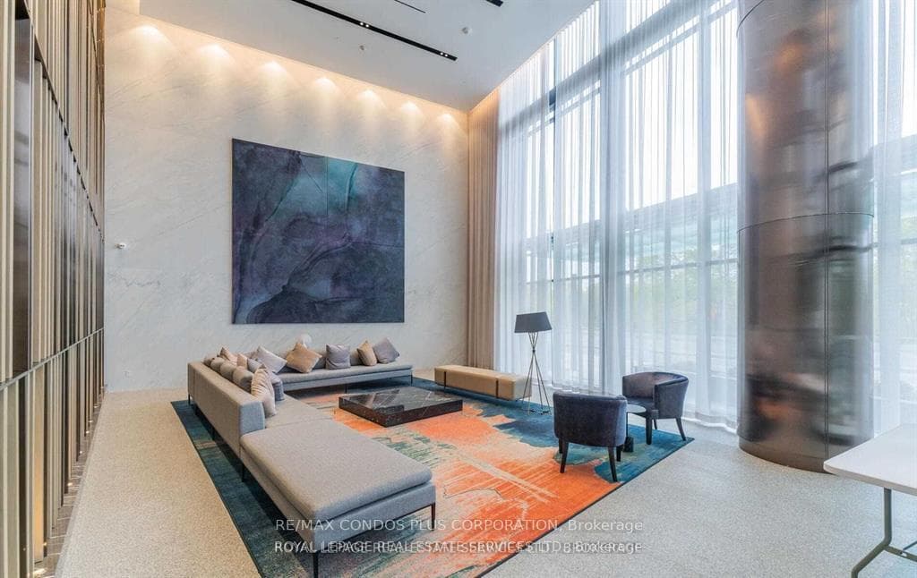 585 Bloor Street Unit 1415 photo 11