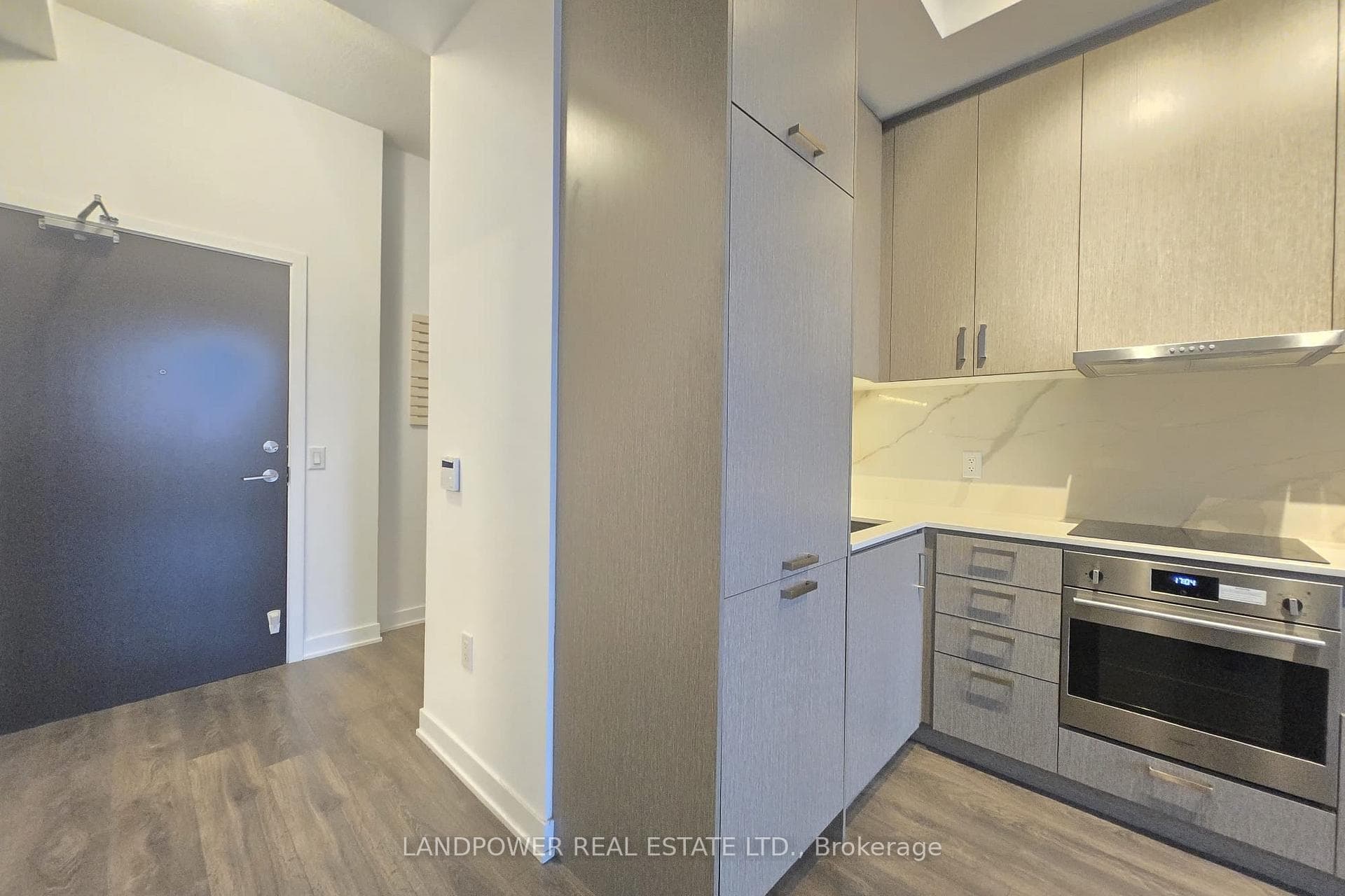 60 Honeycrisp Crescent Unit 1010 photo 4
