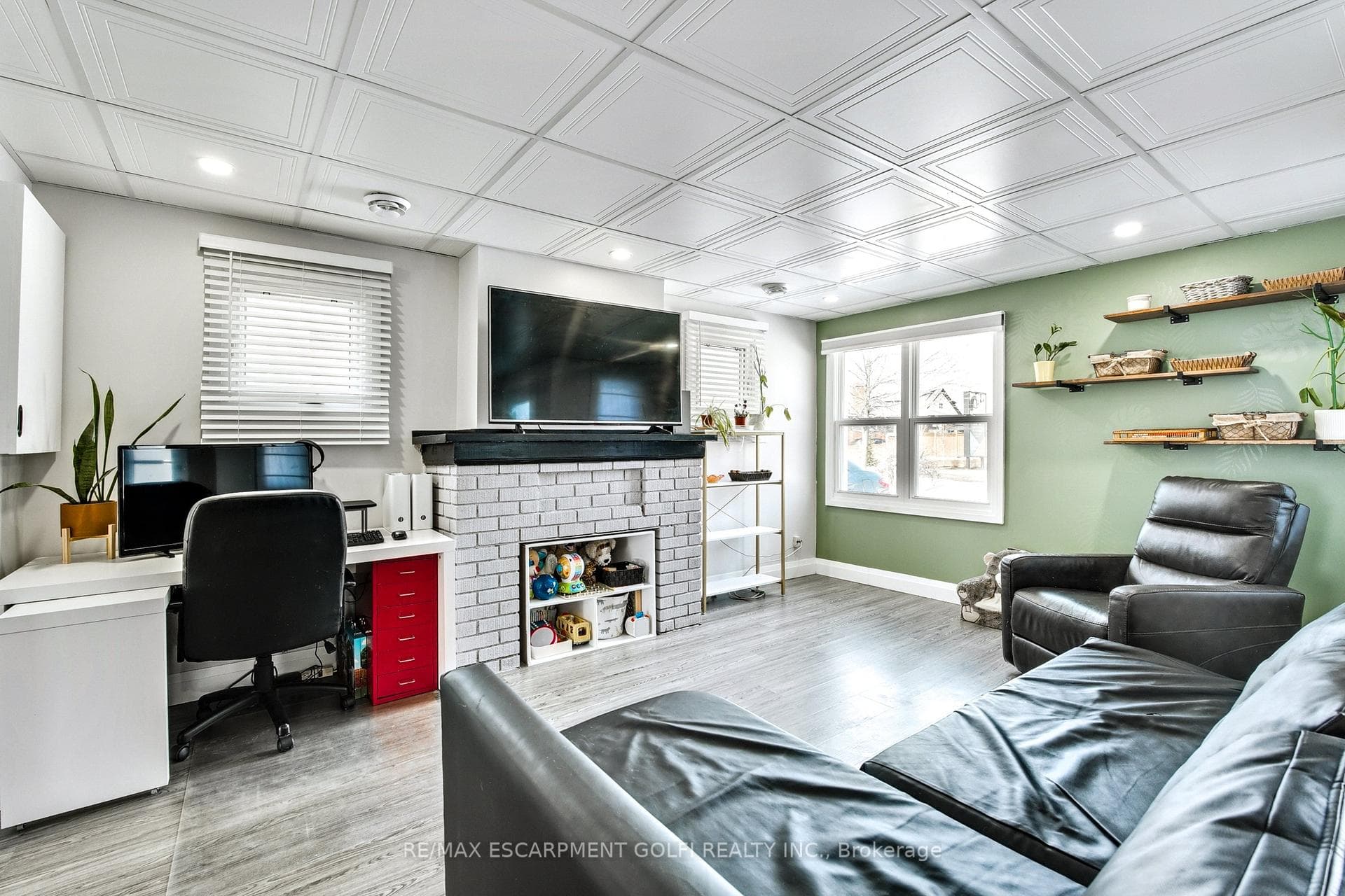 27 Grapeview Drive photo 5