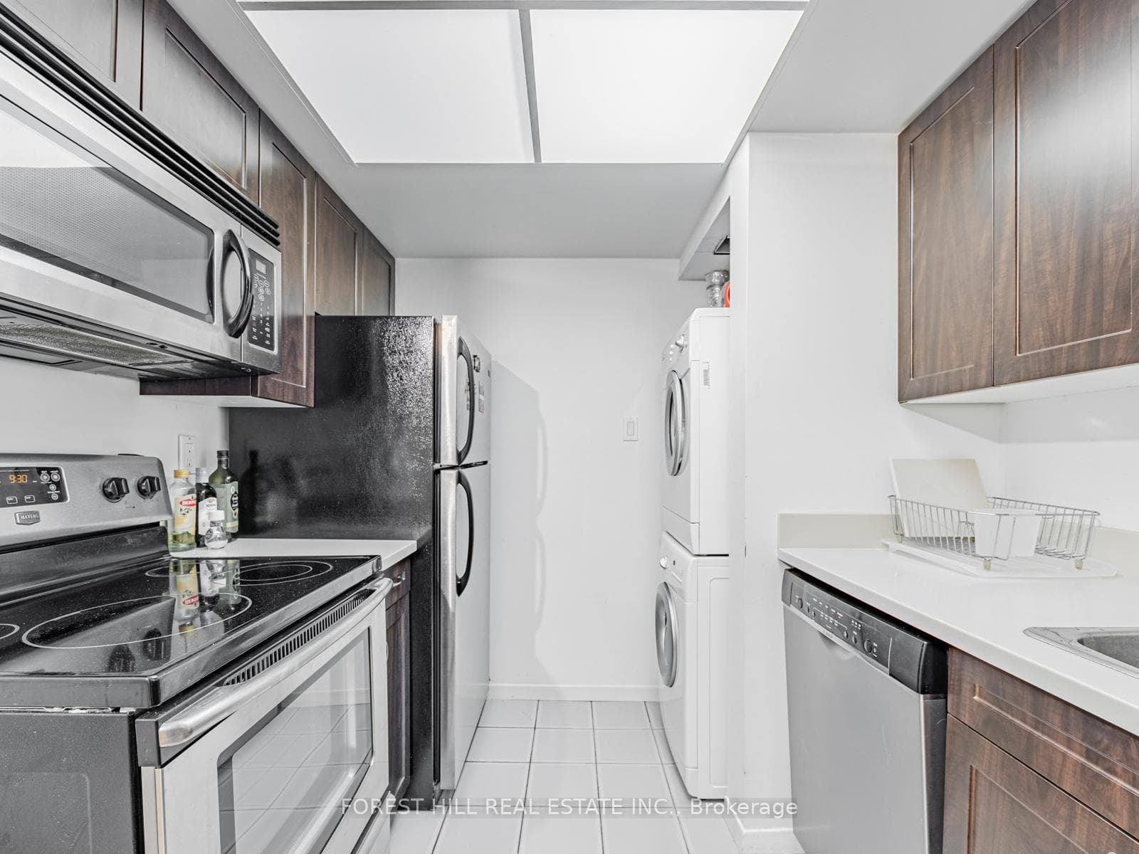 1001 Bay Street Unit 1012 photo 6
