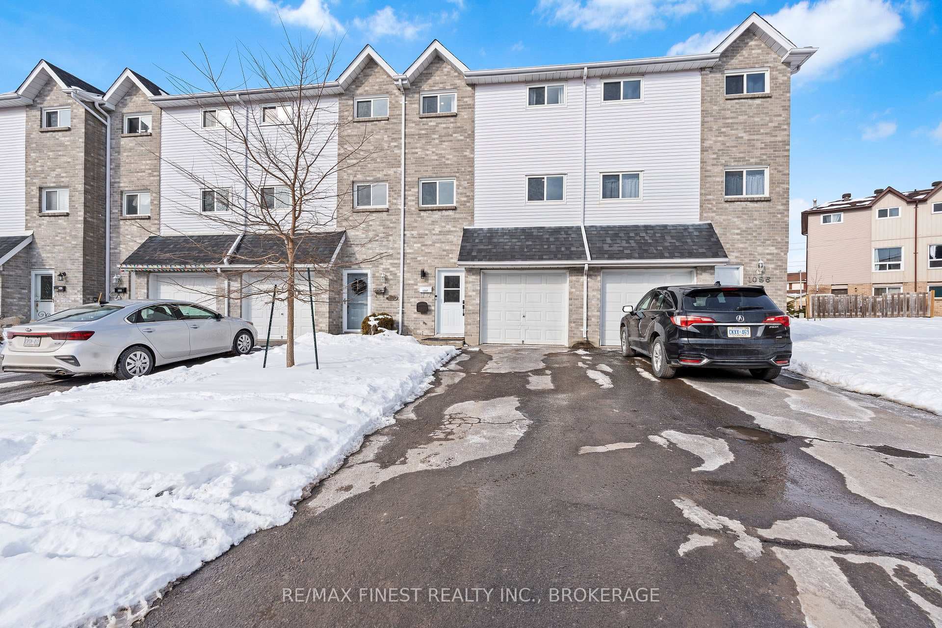 1097 Craig Lane photo 2