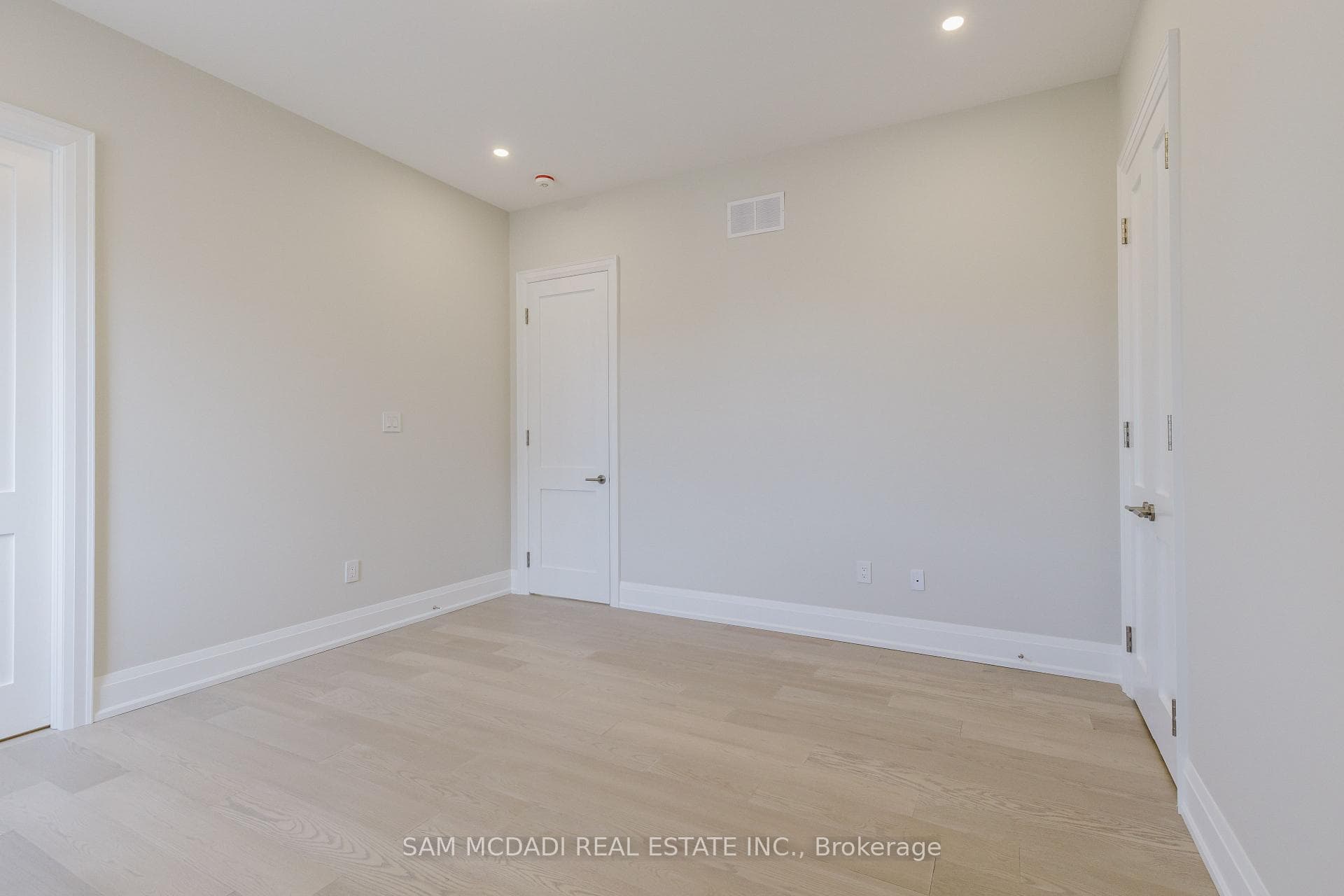 2346 Rebecca Street photo 34