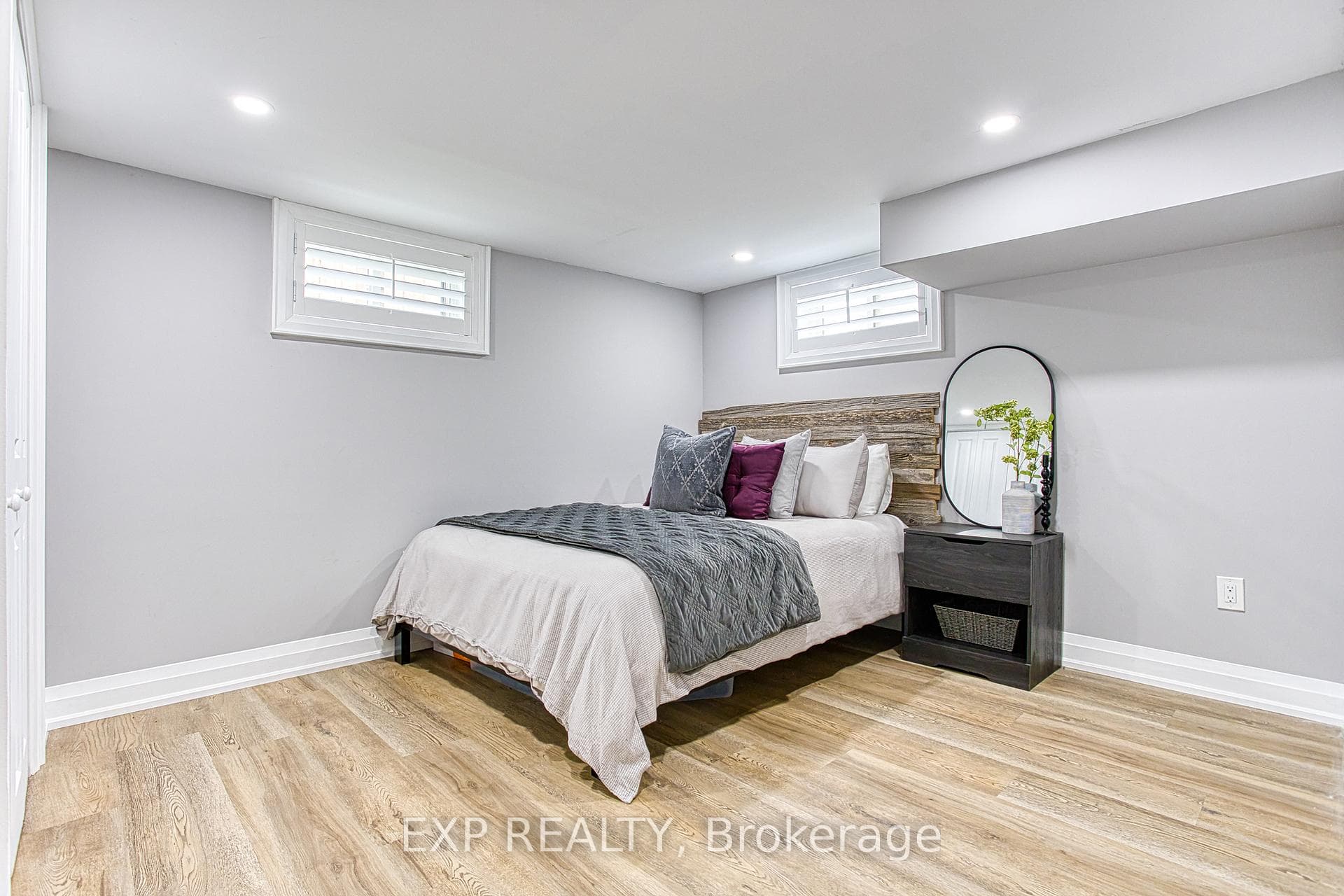 296 Winona Road photo 27