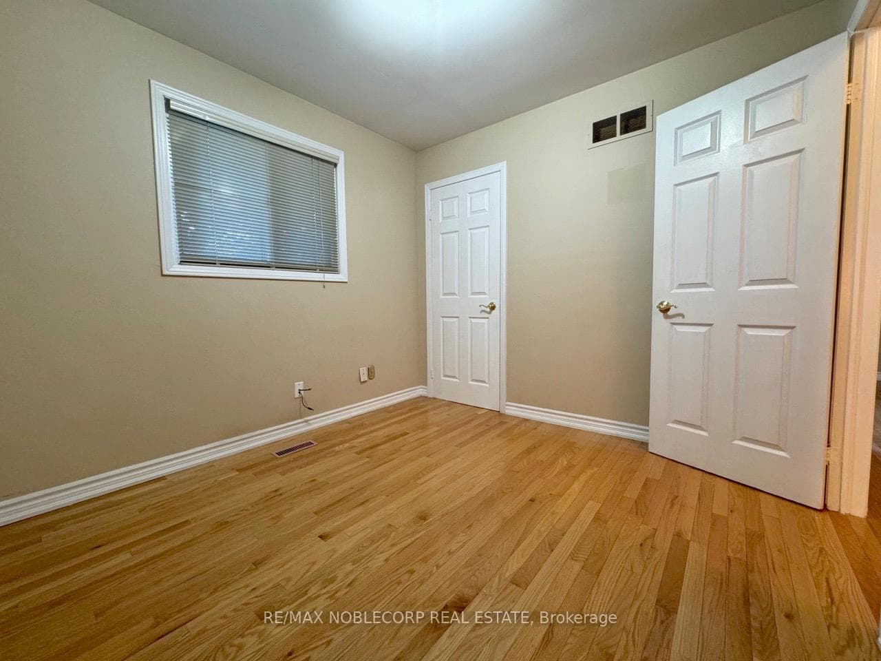 515 Louis Drive Unit Upper photo 8