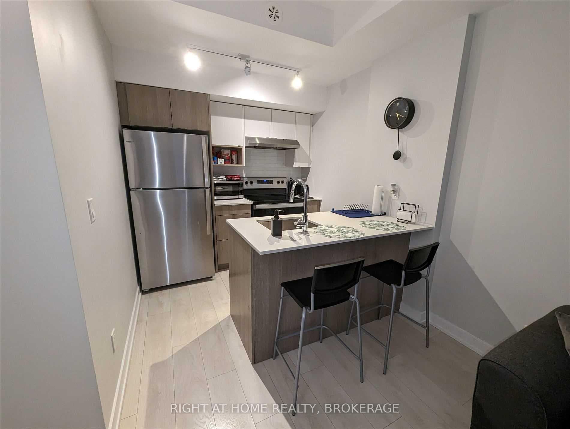1139 Cooke Boulevard Unit 319 photo 6