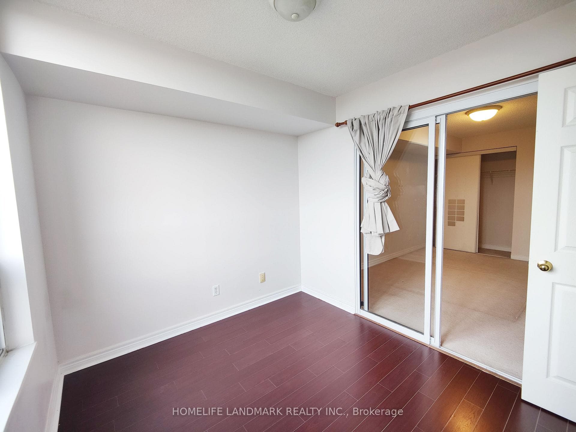 28 Empress Avenue Unit 1910 photo 7