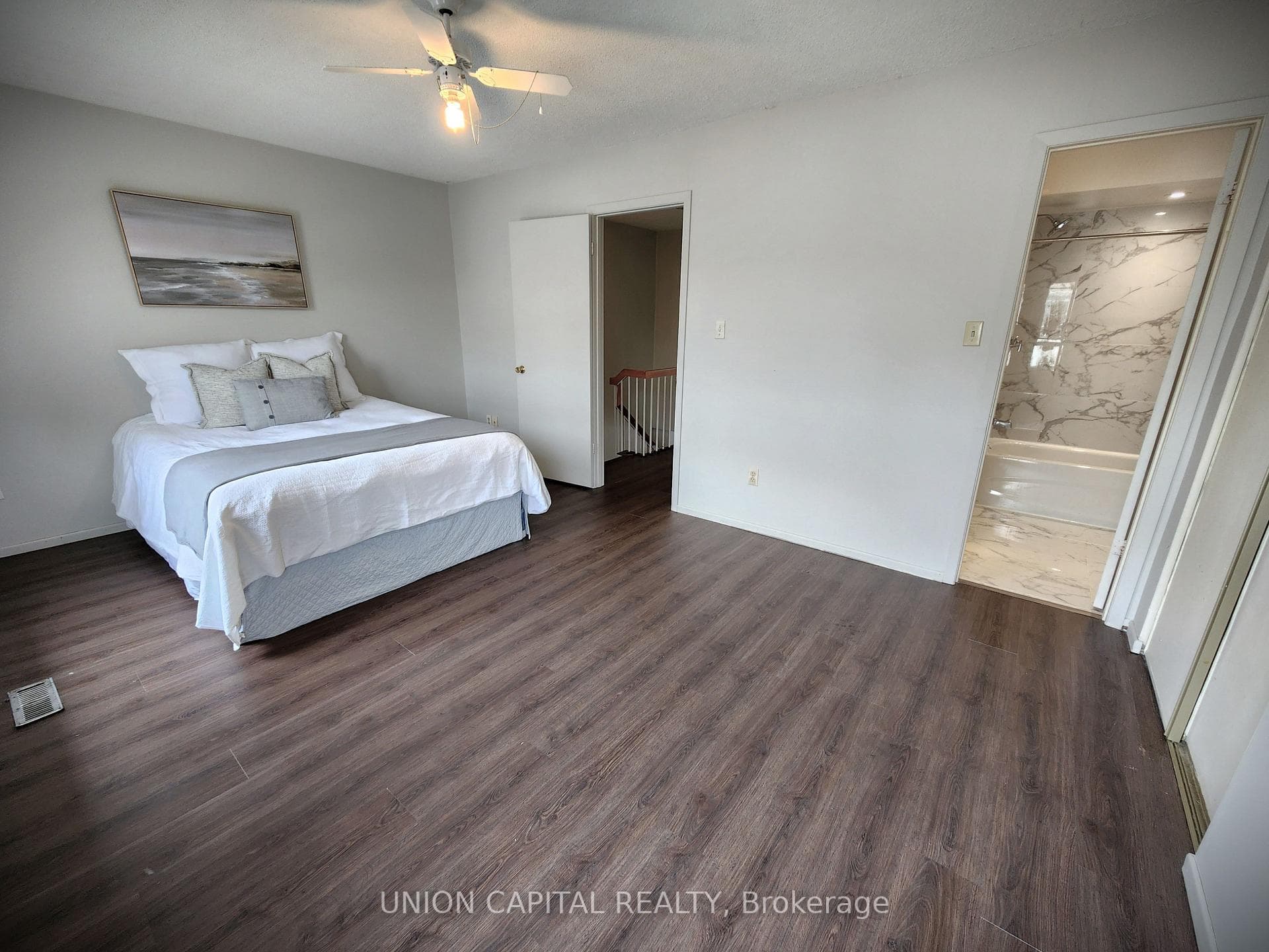 201 Alexmuir Boulevard Unit 80 photo 14