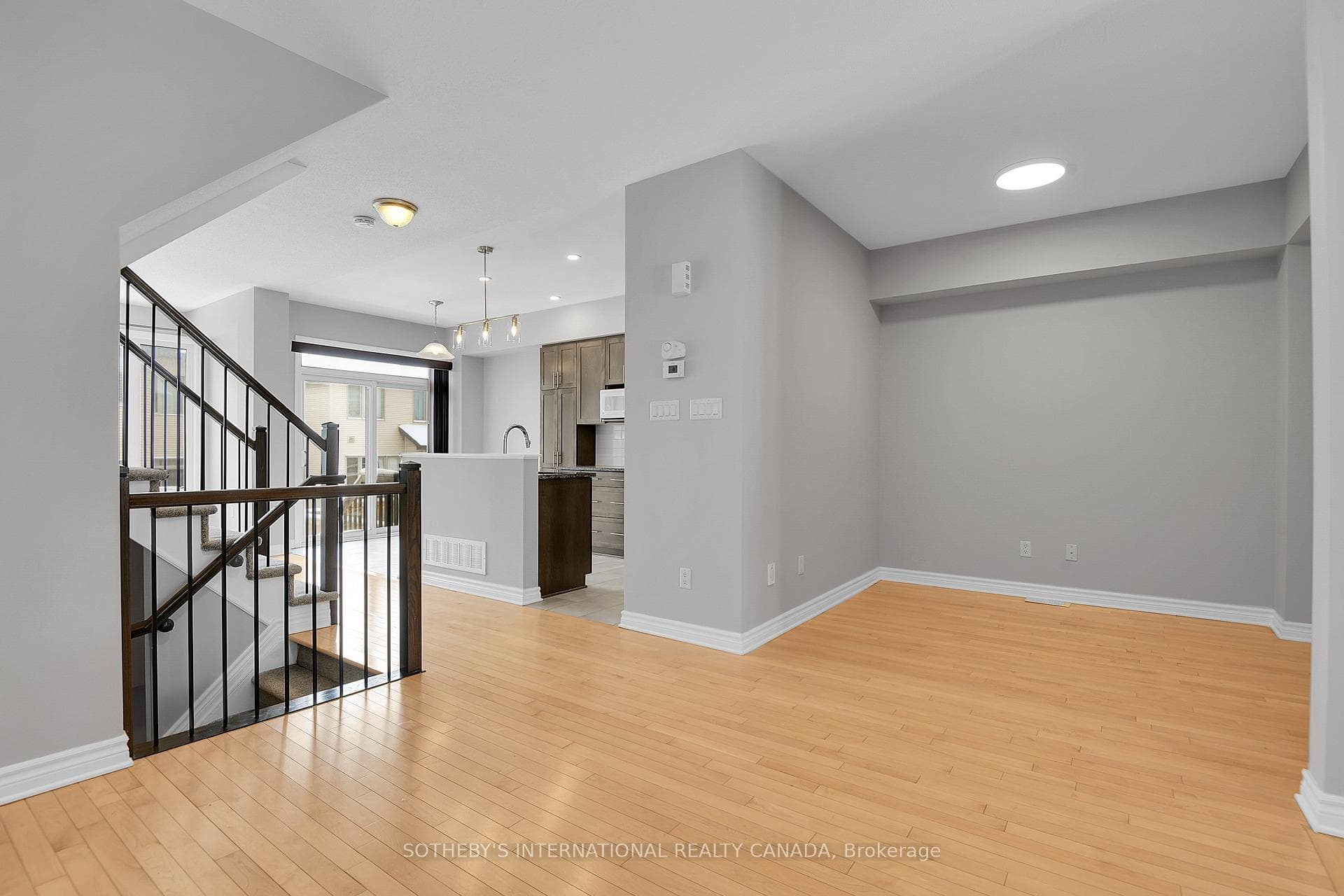 116 Popplewell Crescent photo 9