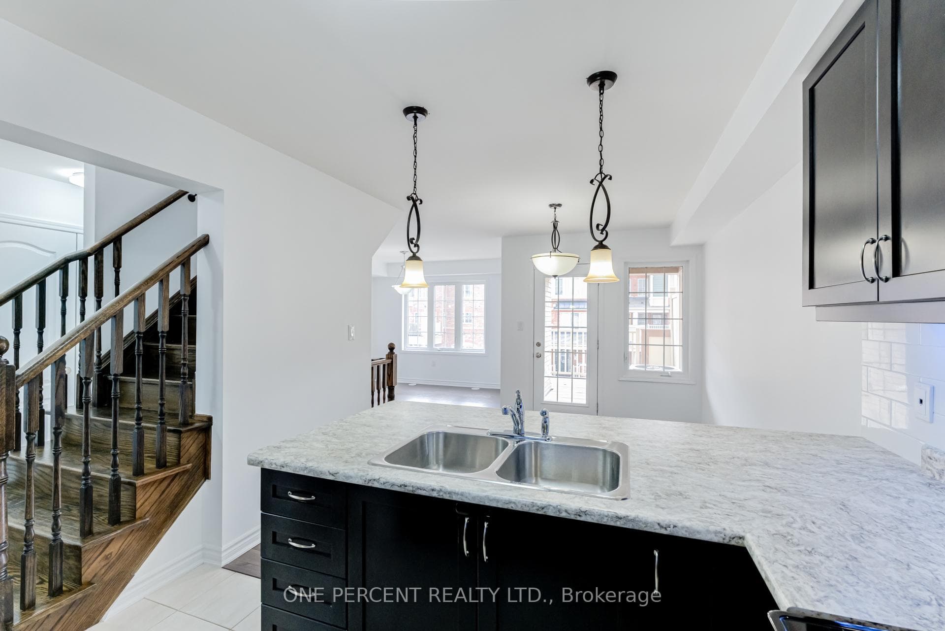 1086 Silk Street photo 12