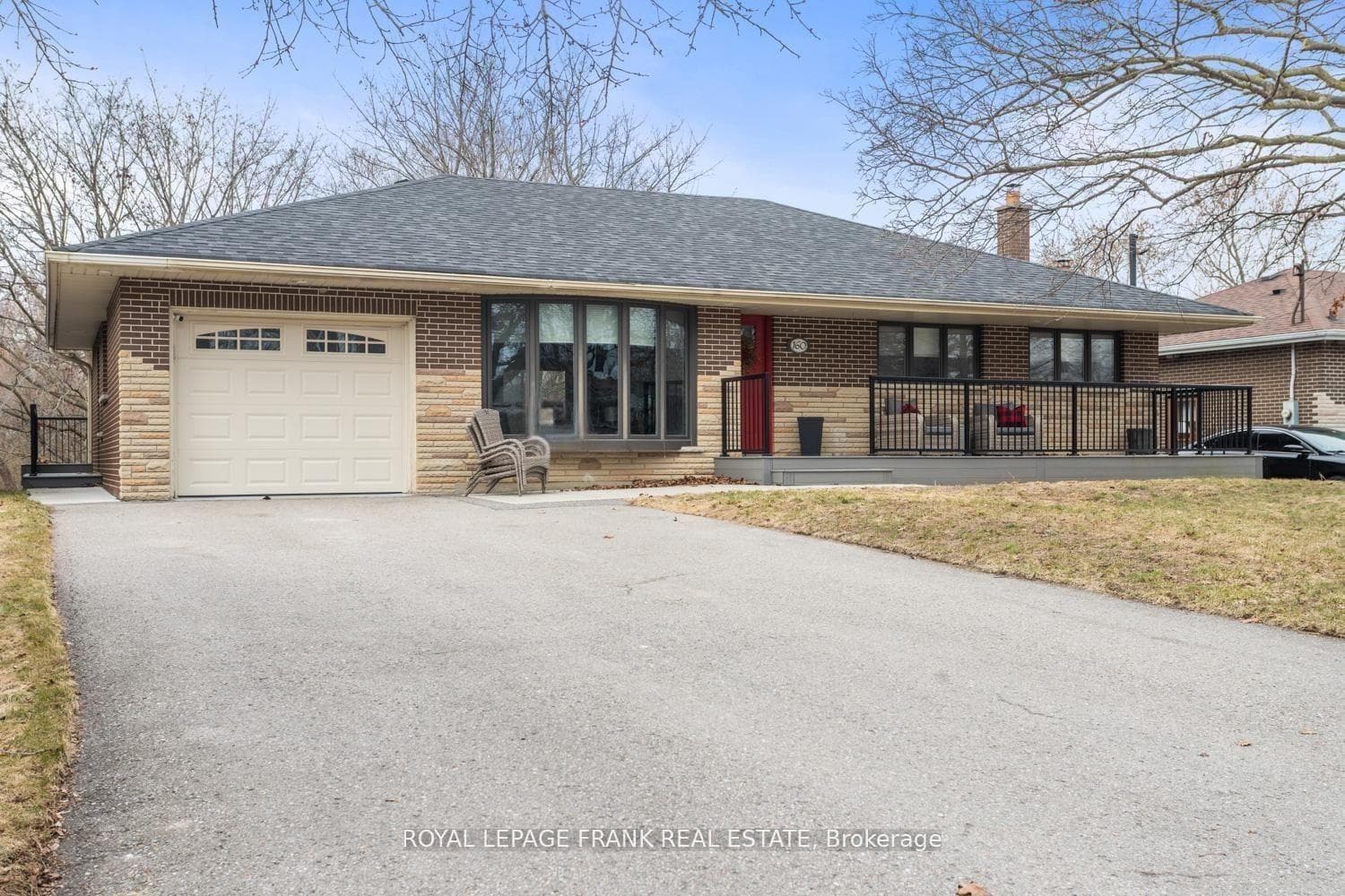 160 Eastdale Street photo 2