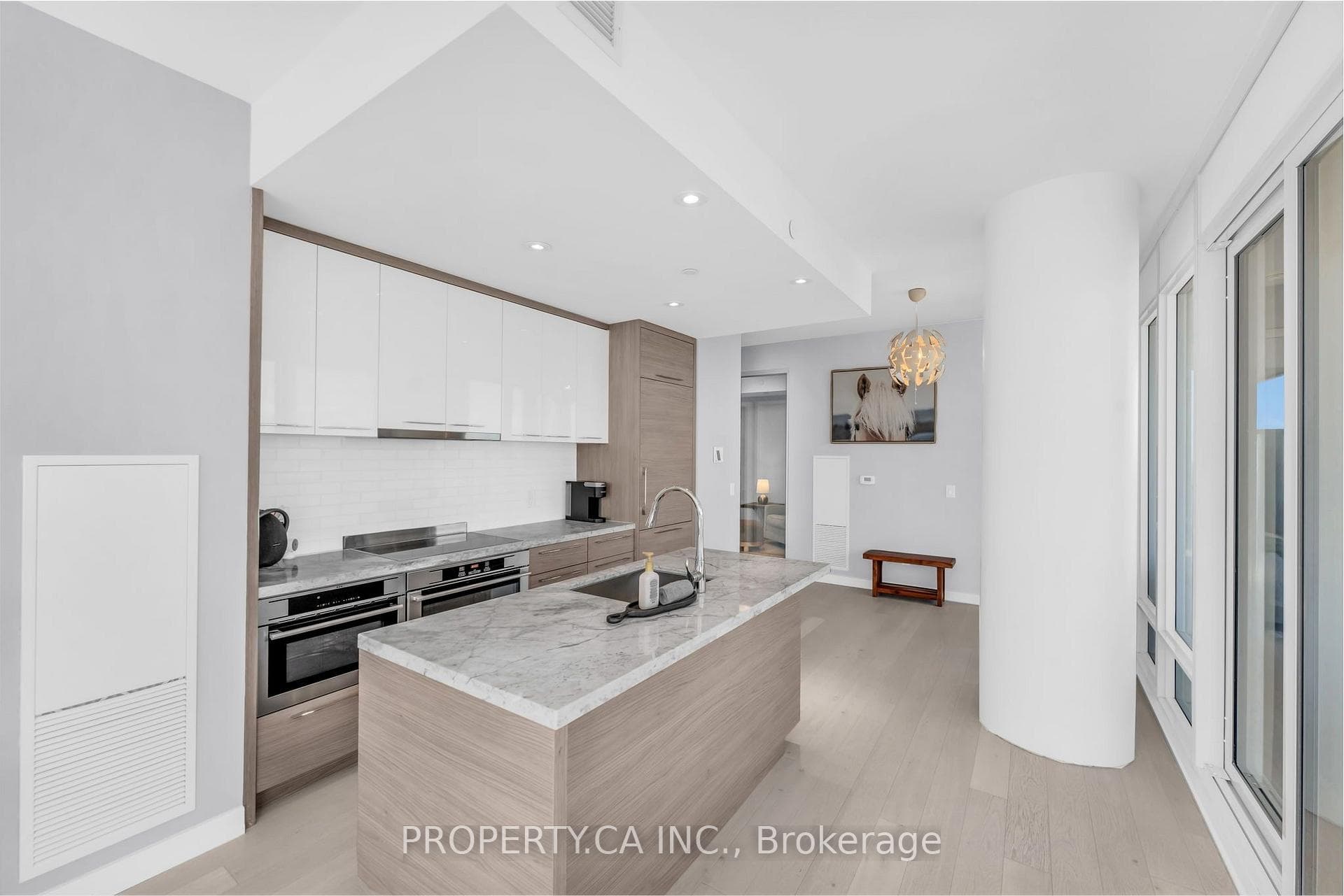 488 University Avenue Unit 3002 photo 6