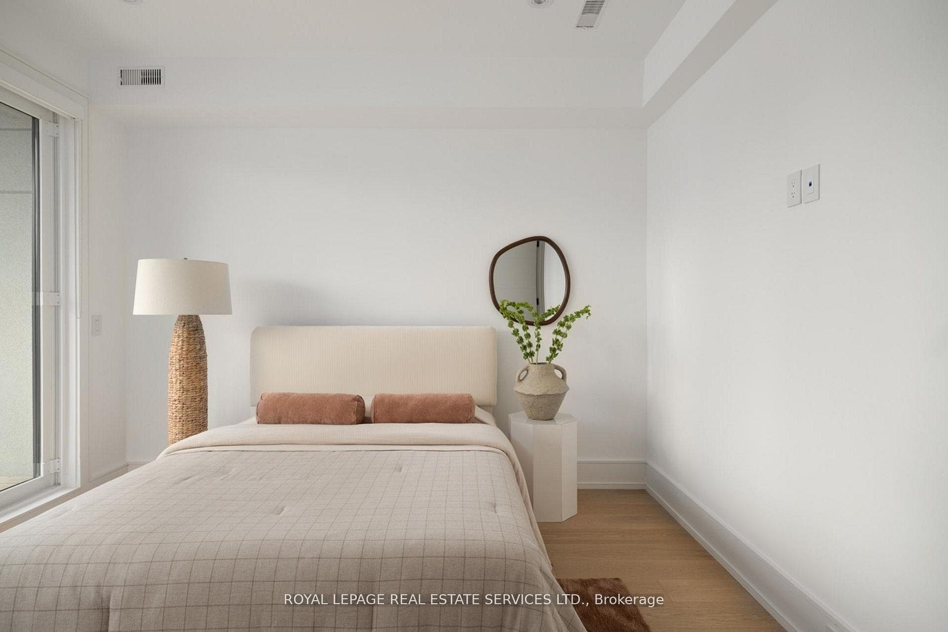 237 Bedford Park Avenue photo 31