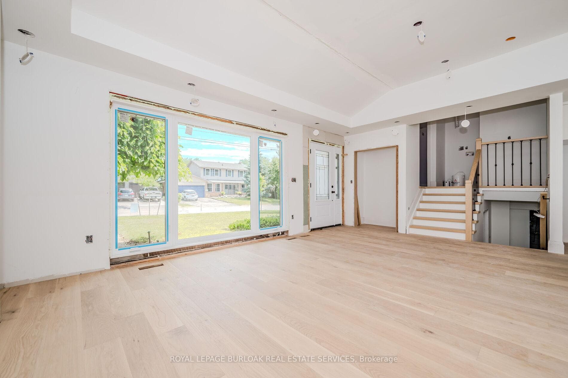 640 Dynes Road photo 8