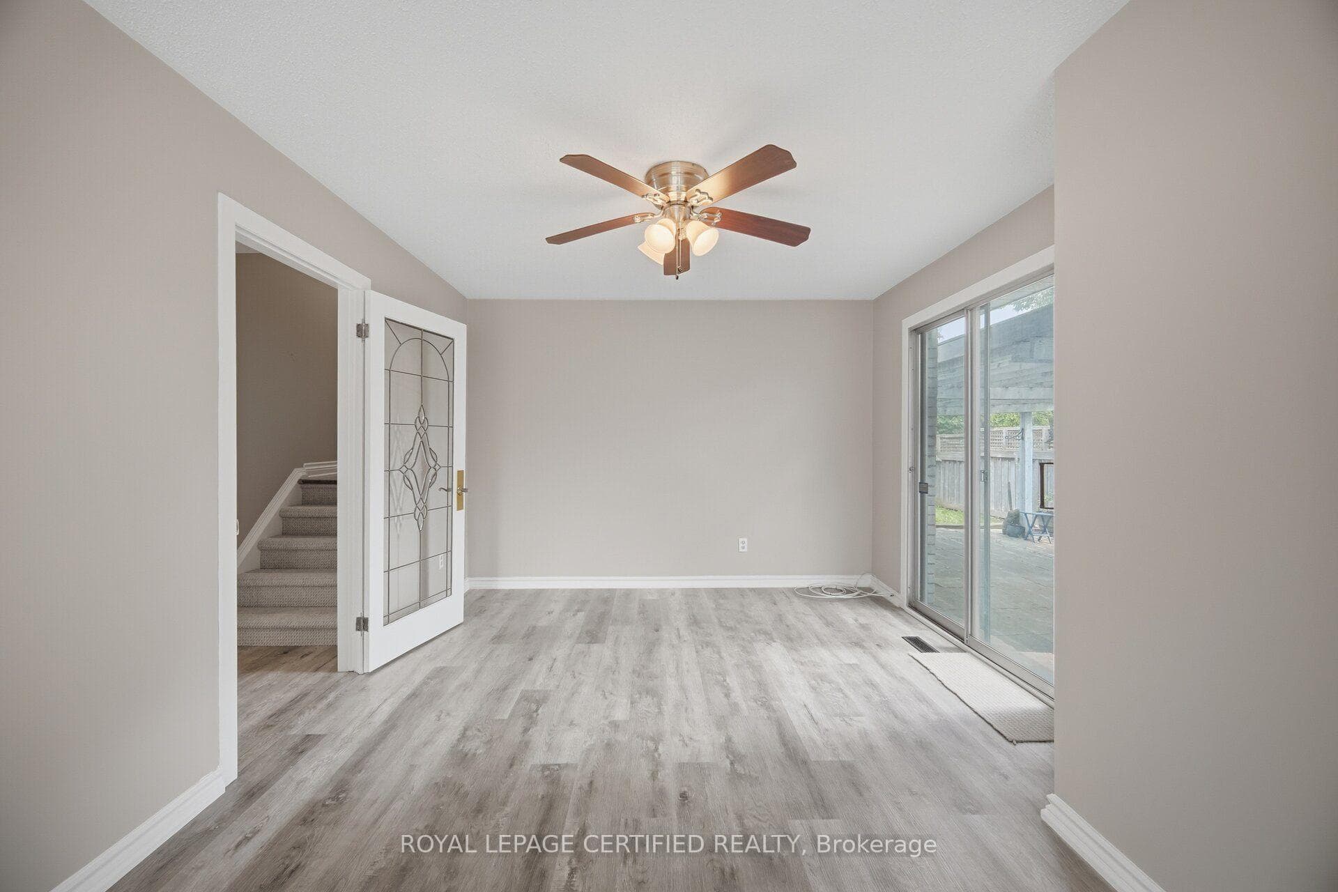33 Grassmere Crescent photo 16