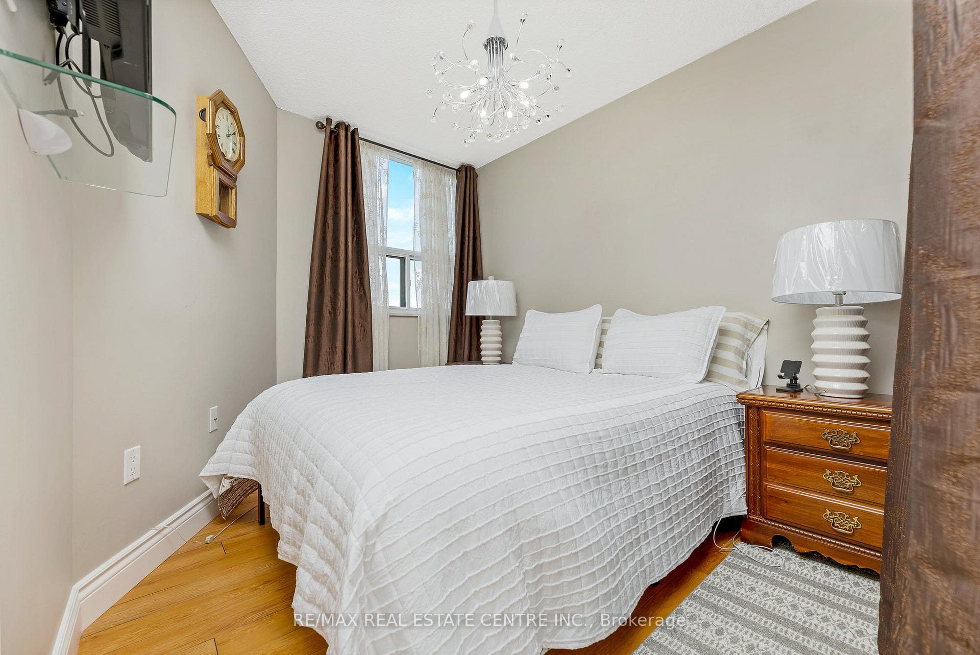355 Rathburn Road Unit 802 photo 19