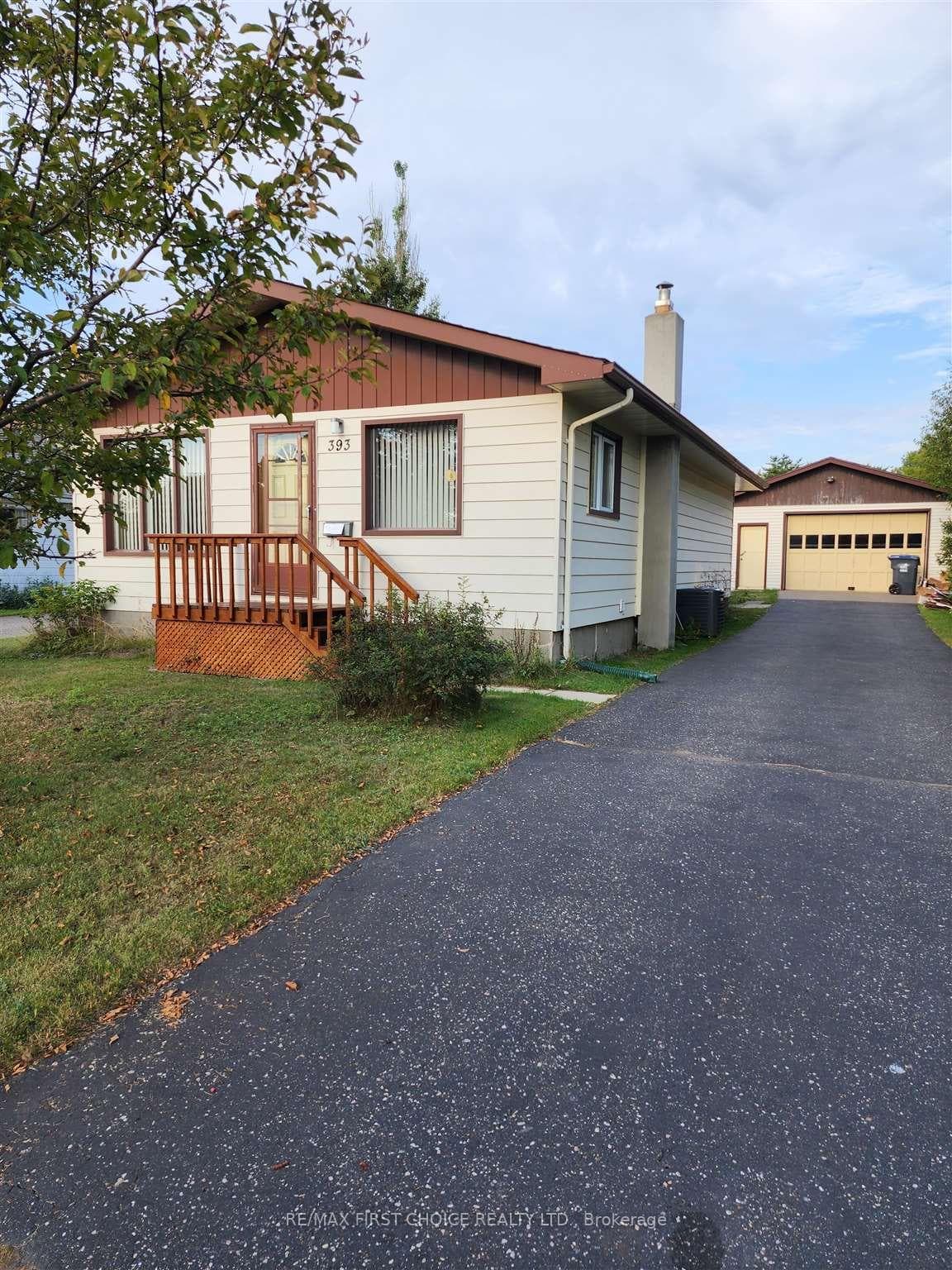 393 Otto Street photo 3