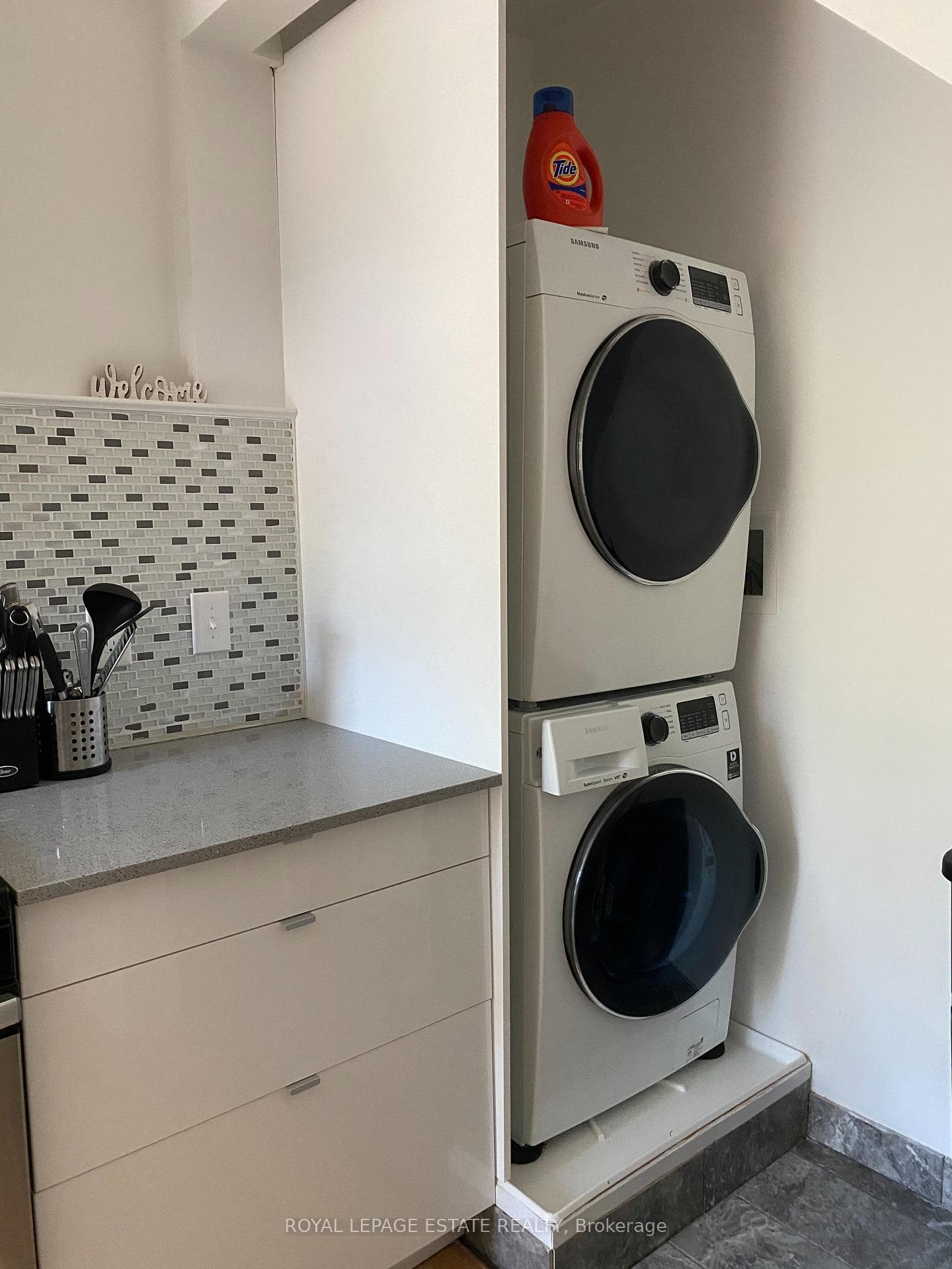 41 Dearbourne Avenue photo 13