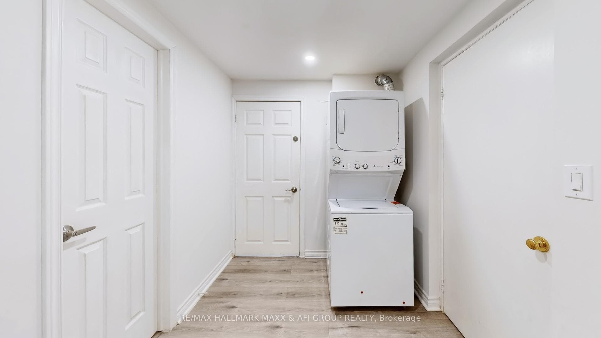 719 Shanahan Boulevard Unit Basement A photo 20