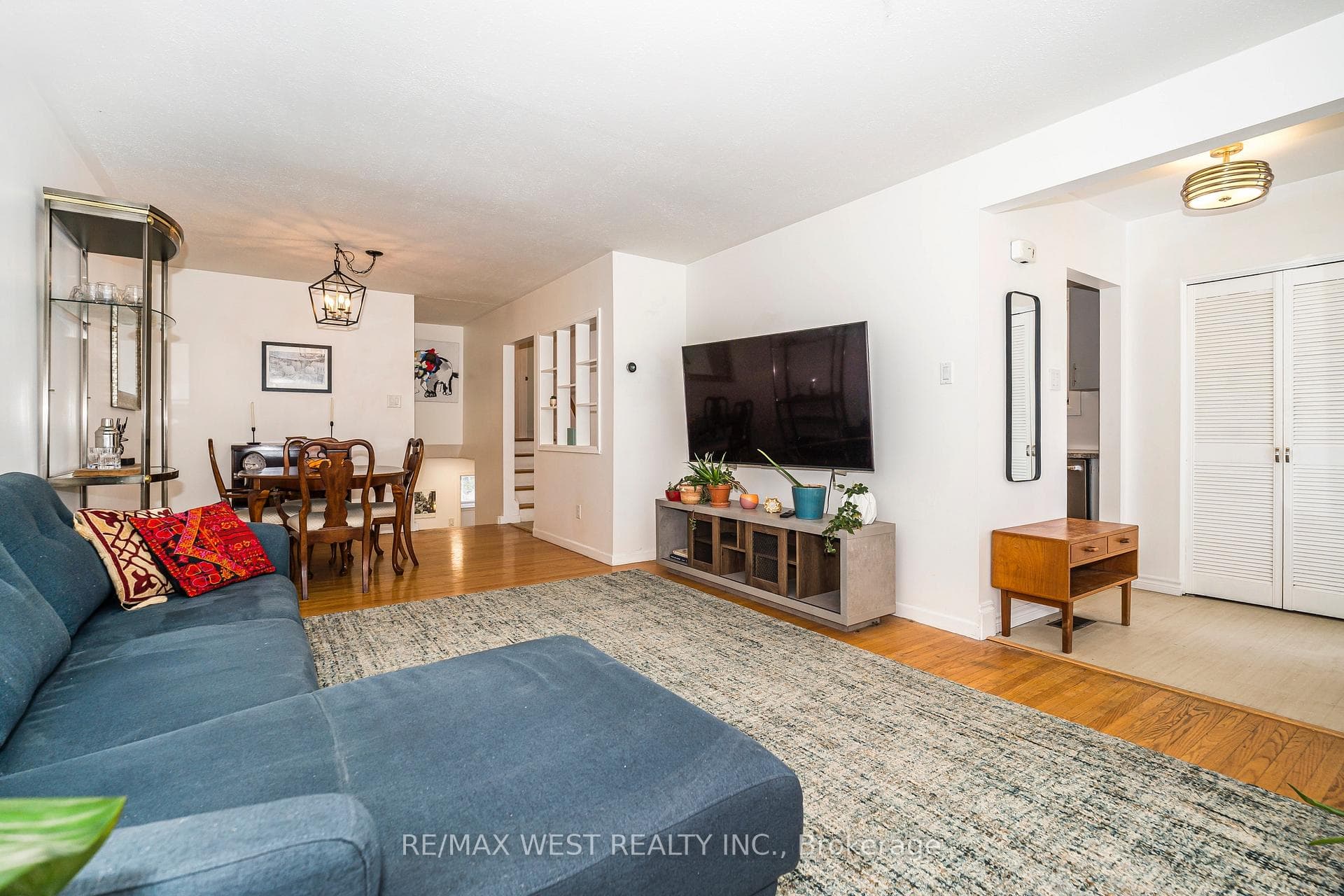 66 Lehar Crescent photo 6