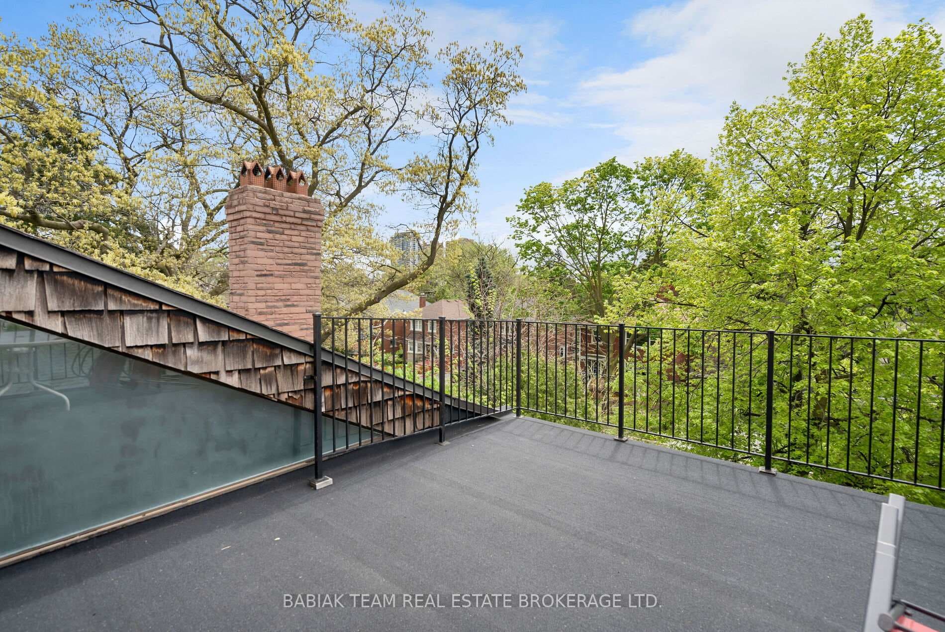 98 Abbott Avenue photo 23