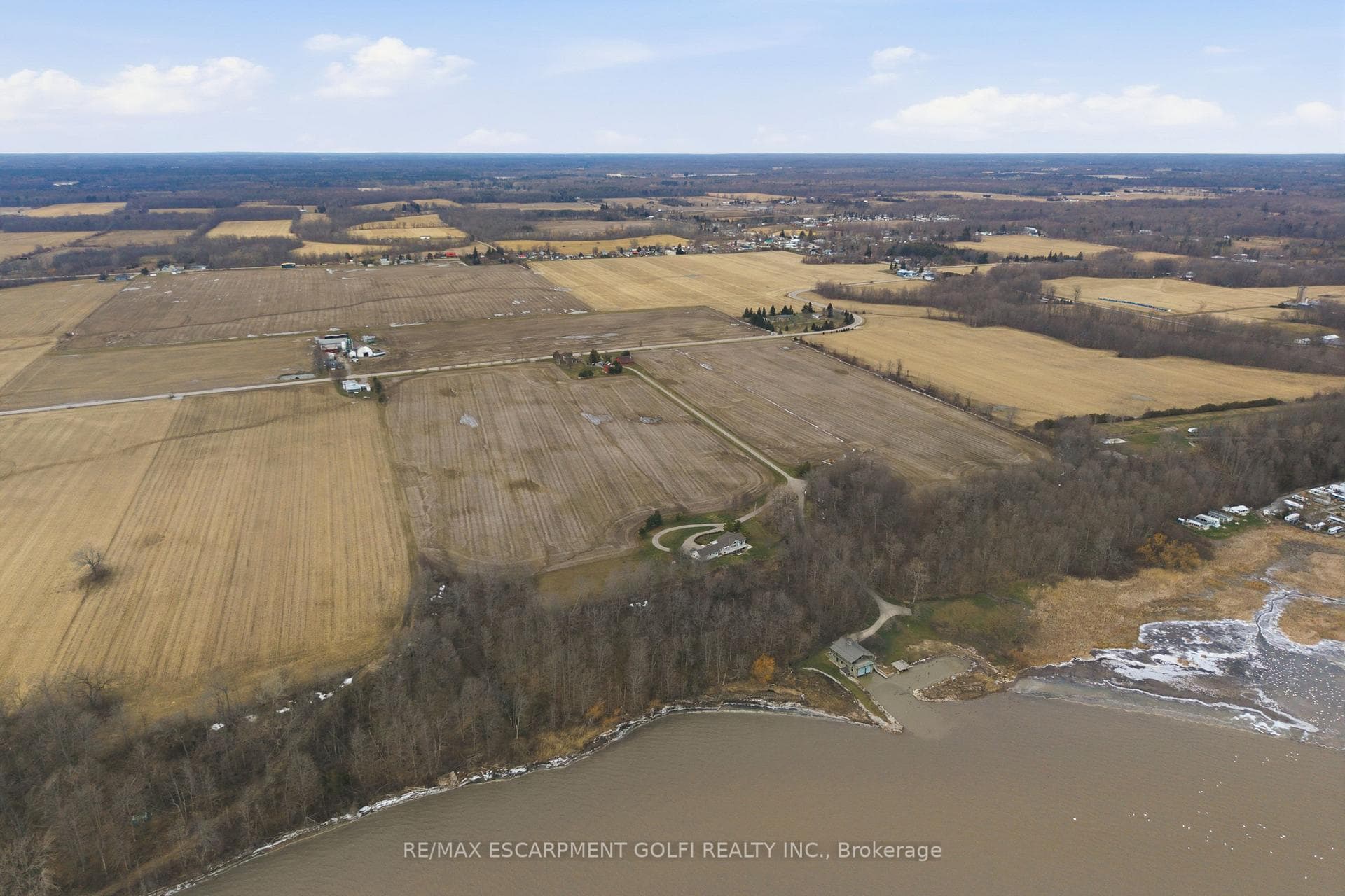 648 FRONT Road photo 3