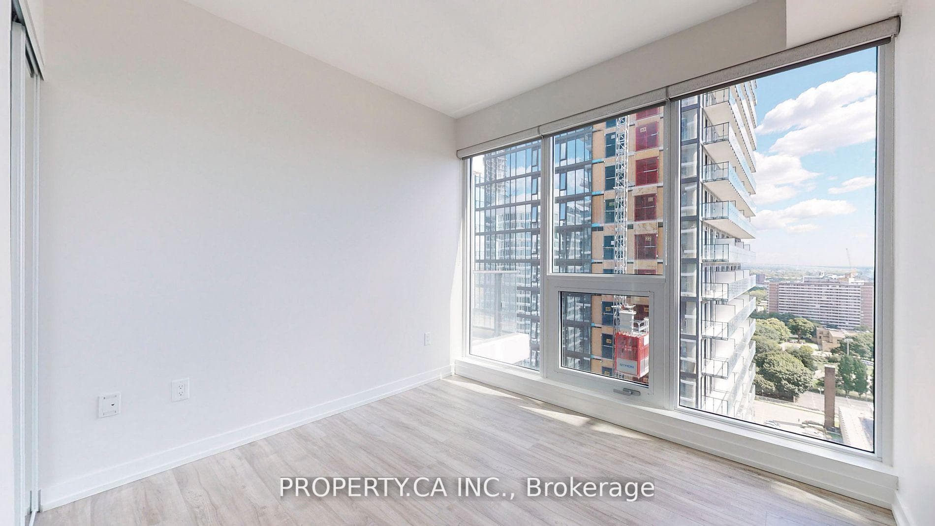 77 Shuter Street Unit 2506 photo 6