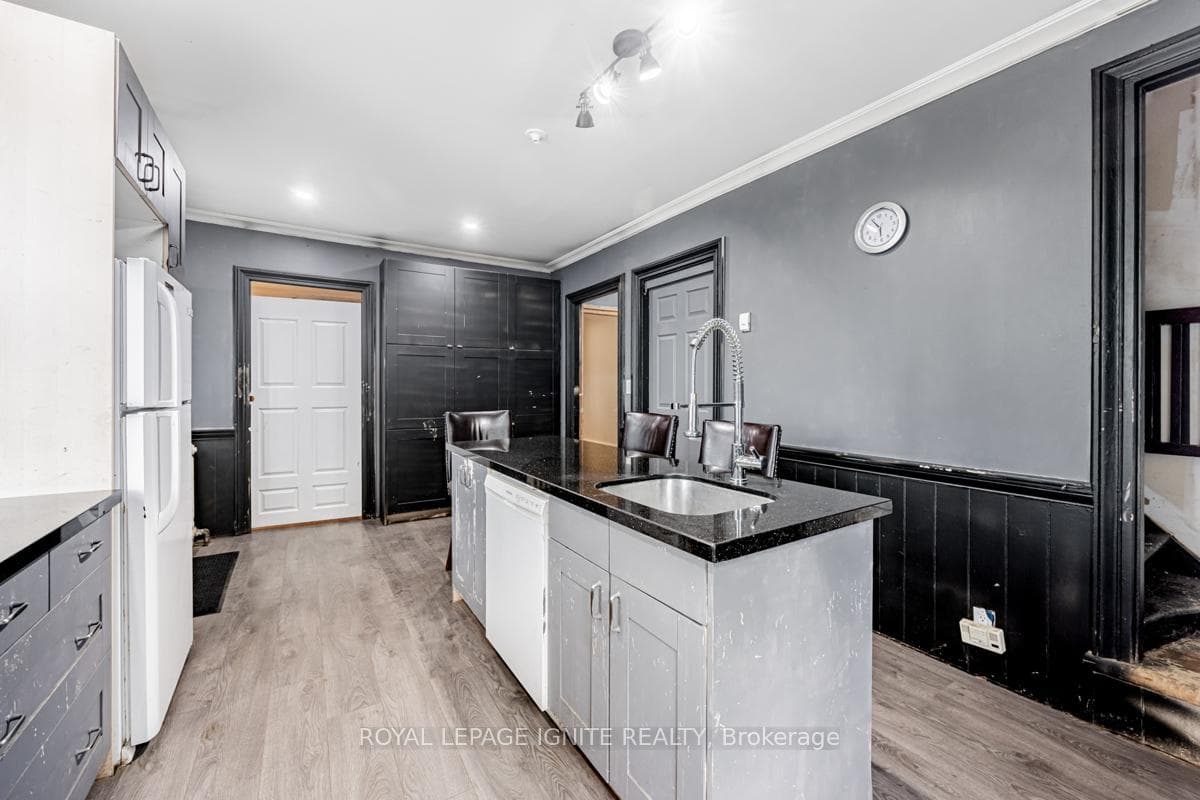 3270 19th Avenue photo 6