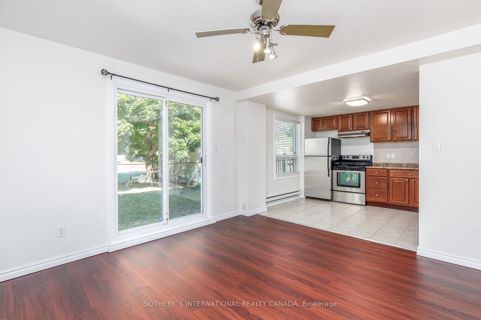 79 Heatherside Drive Unit Lower photo 2