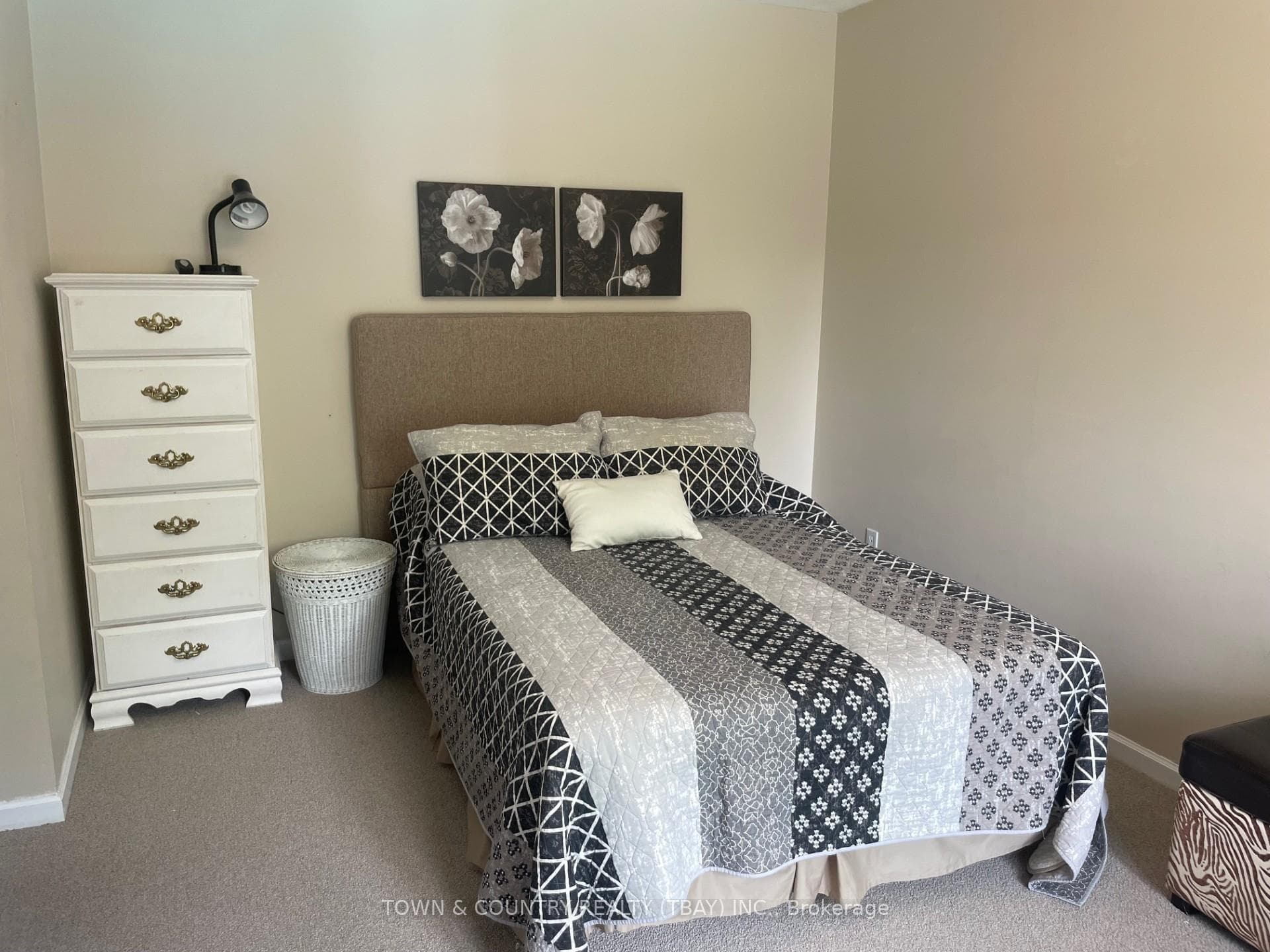 106 Herrick Place photo 9