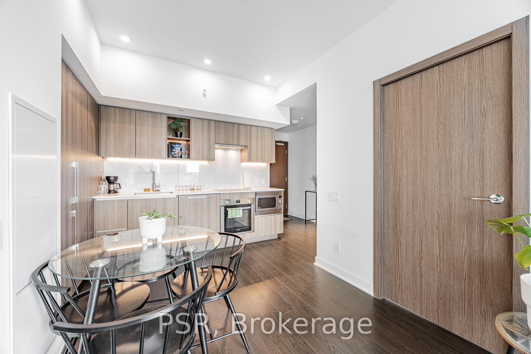 17 Bathurst Street Unit 3303 photo 6