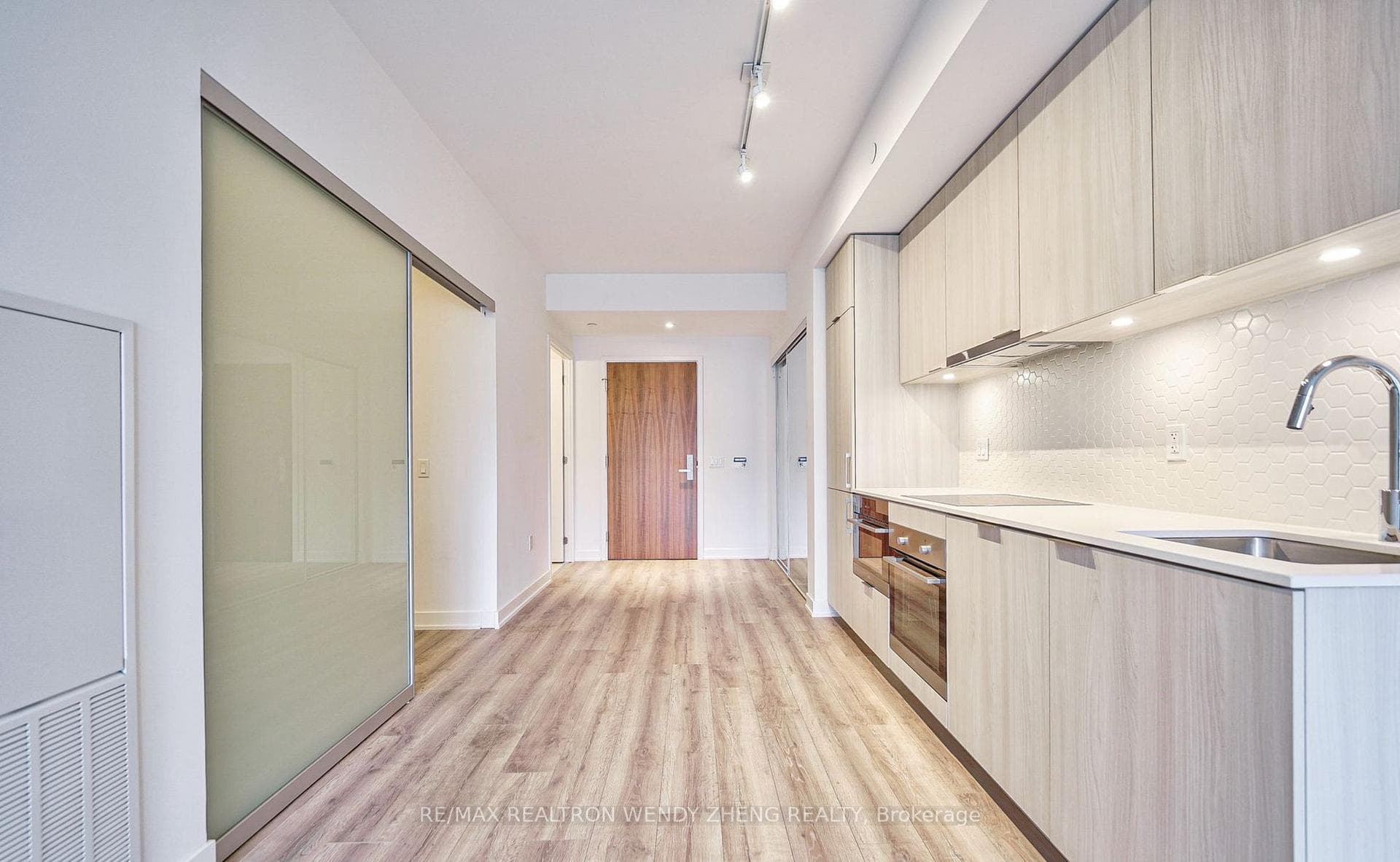 15 Queens Quay Unit 503 photo 6