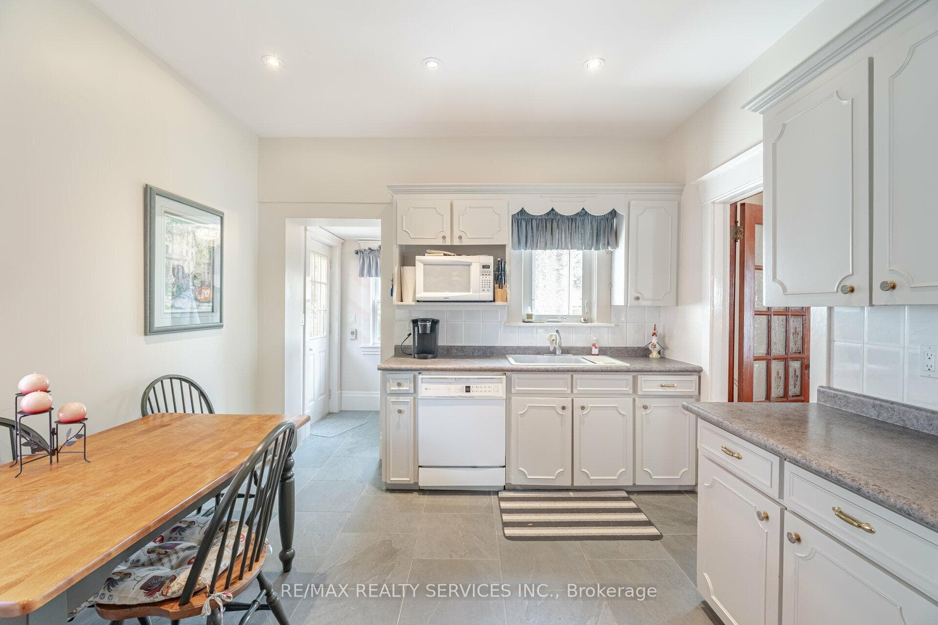 61 Rosedale Avenue photo 13