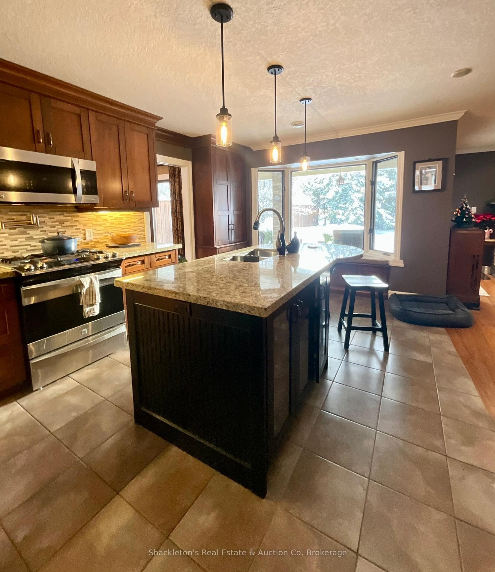 107 Franklin Drive photo 4