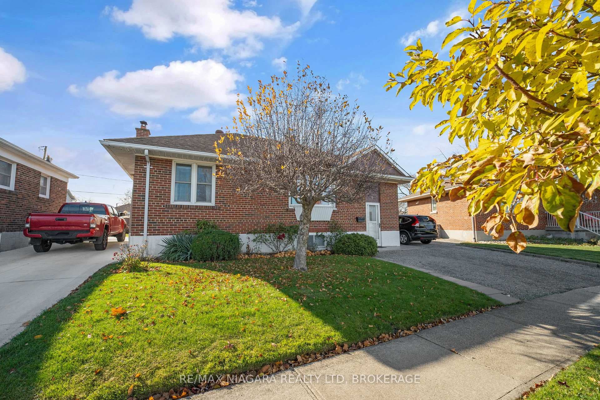 9 McPhail Crescent photo 2