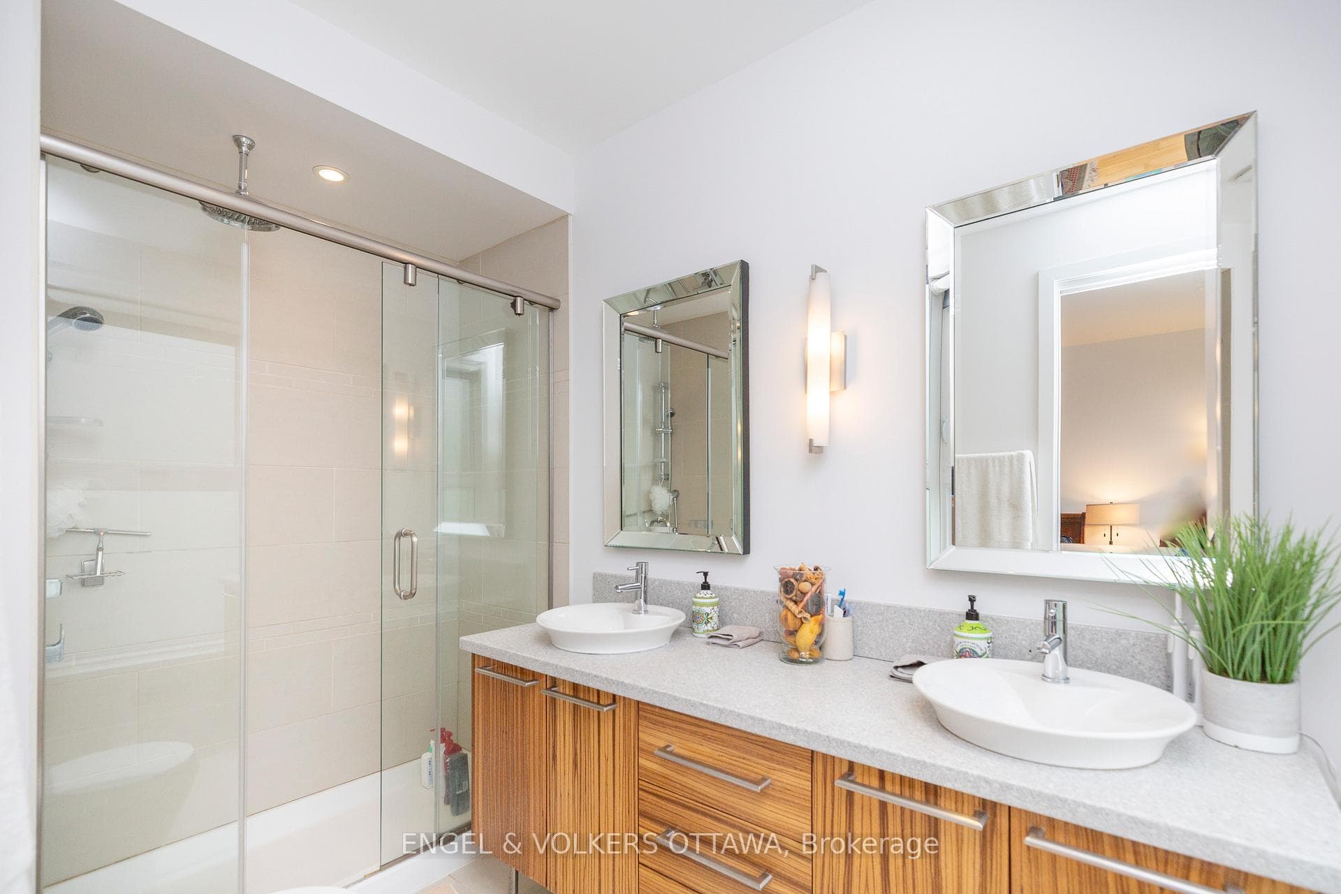 53 Vaughan Street photo 27
